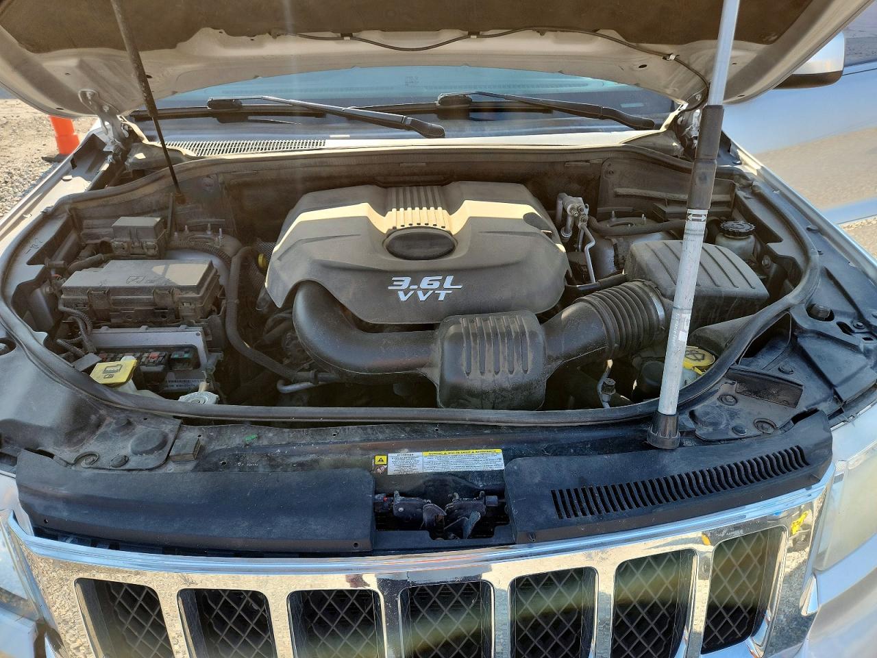 2012 Jeep Grand Cherokee Laredo Silver vin: 1C4RJFAG0CC149823