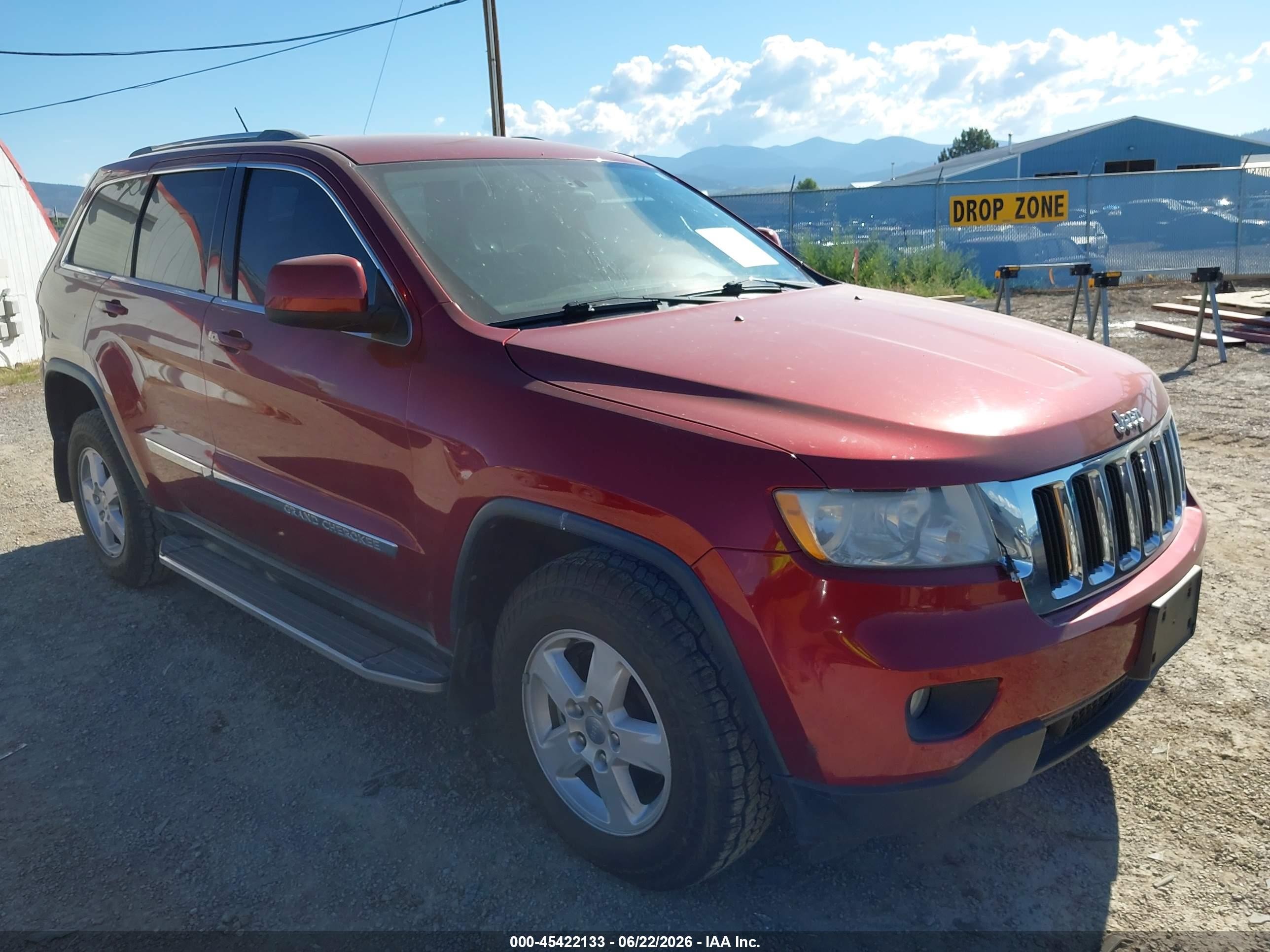2012 Jeep Grand Cherokee Laredo Red vin: 1C4RJFAG0CC185432