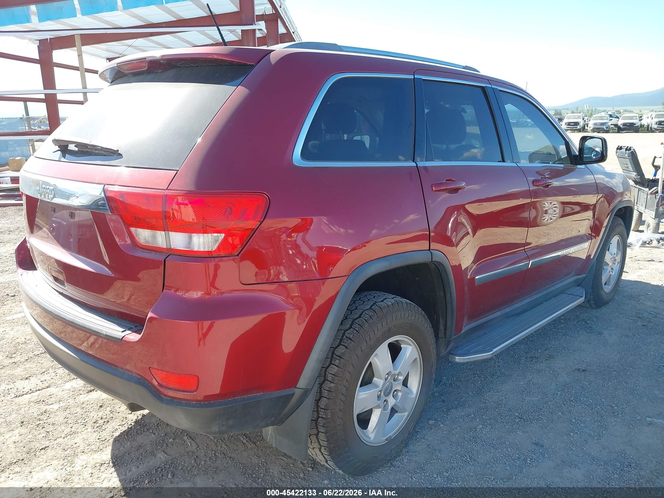 2012 Jeep Grand Cherokee Laredo Red vin: 1C4RJFAG0CC185432