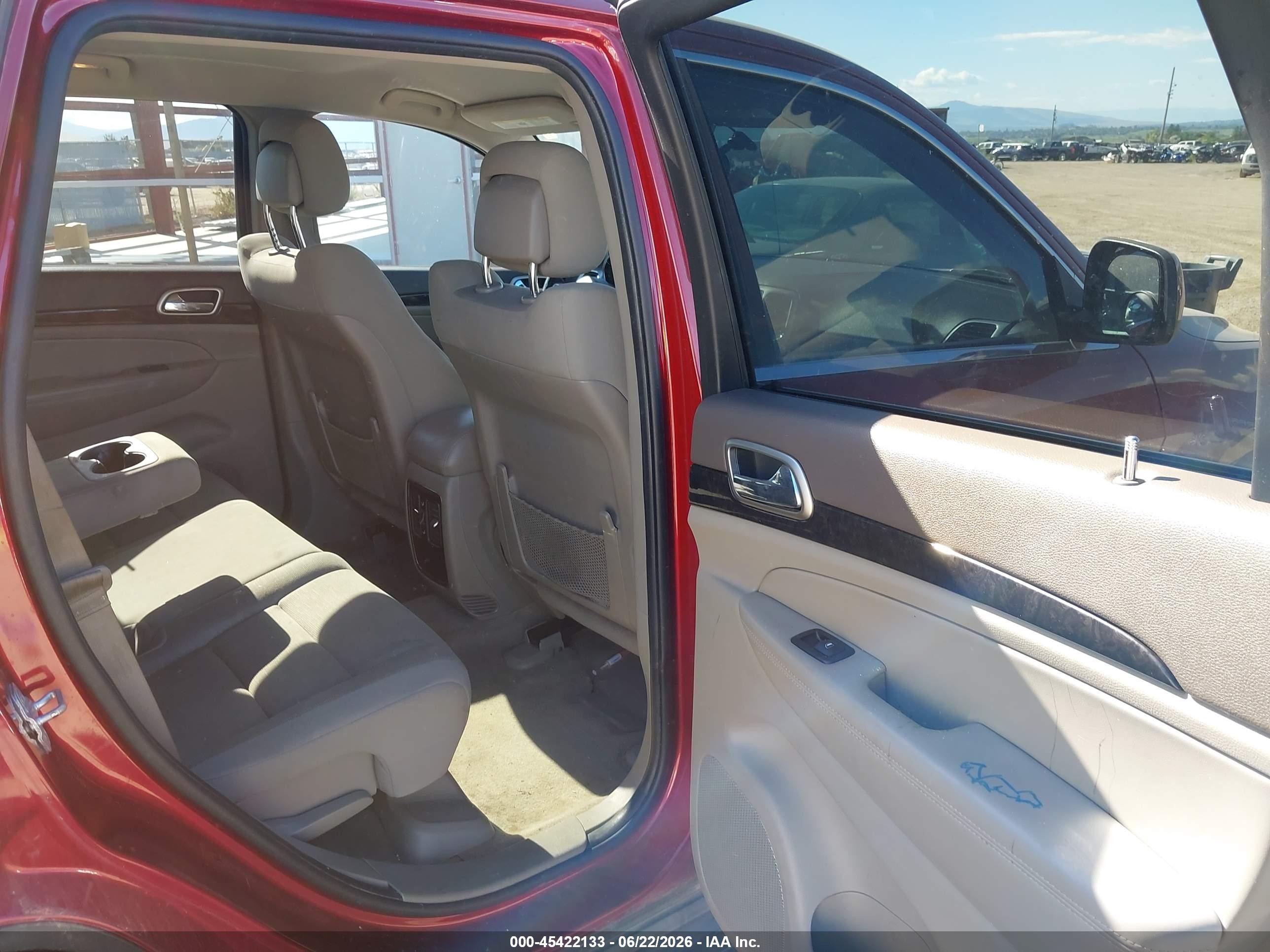 2012 Jeep Grand Cherokee Laredo Red vin: 1C4RJFAG0CC185432