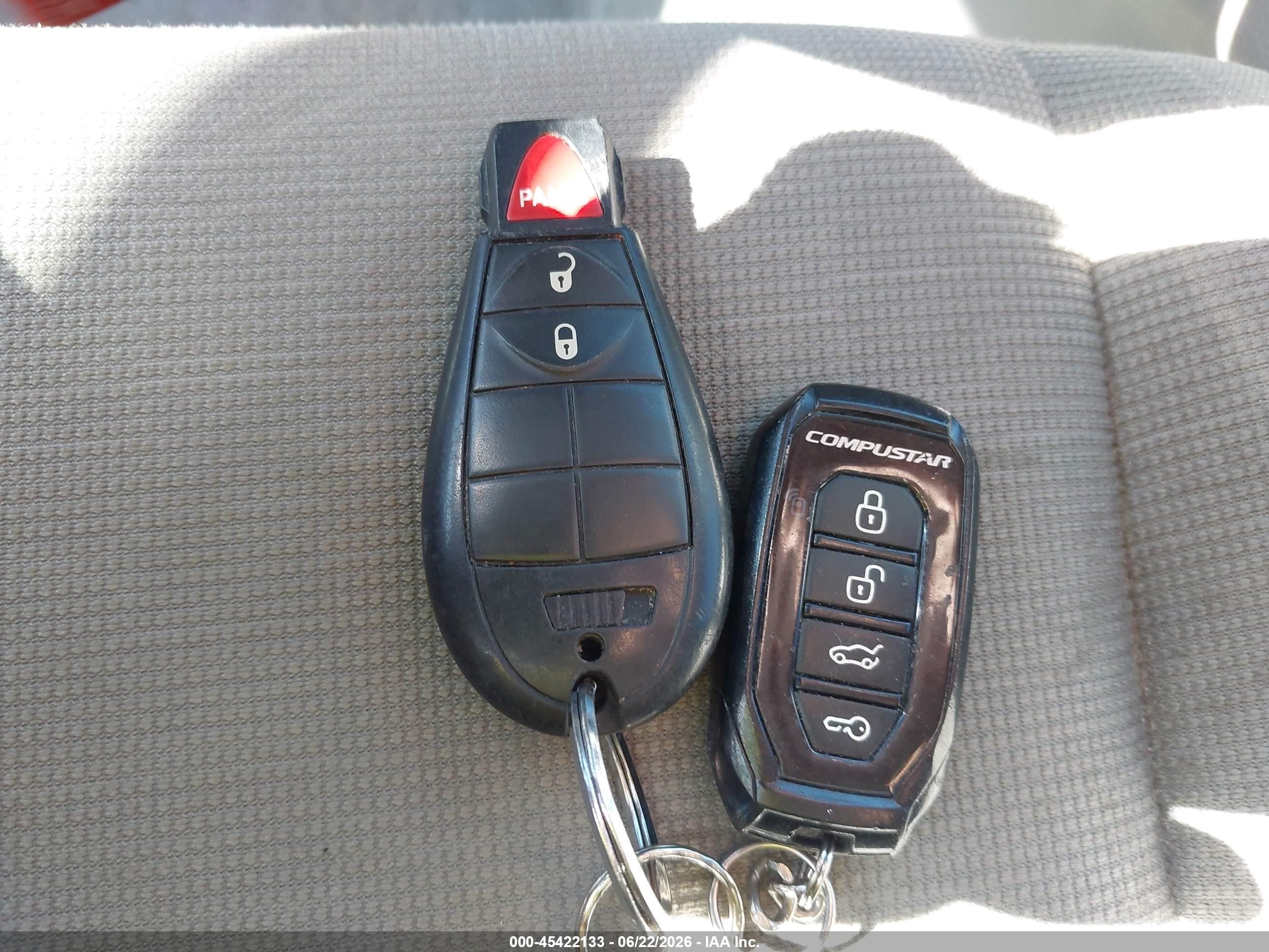 2012 Jeep Grand Cherokee Laredo Red vin: 1C4RJFAG0CC185432