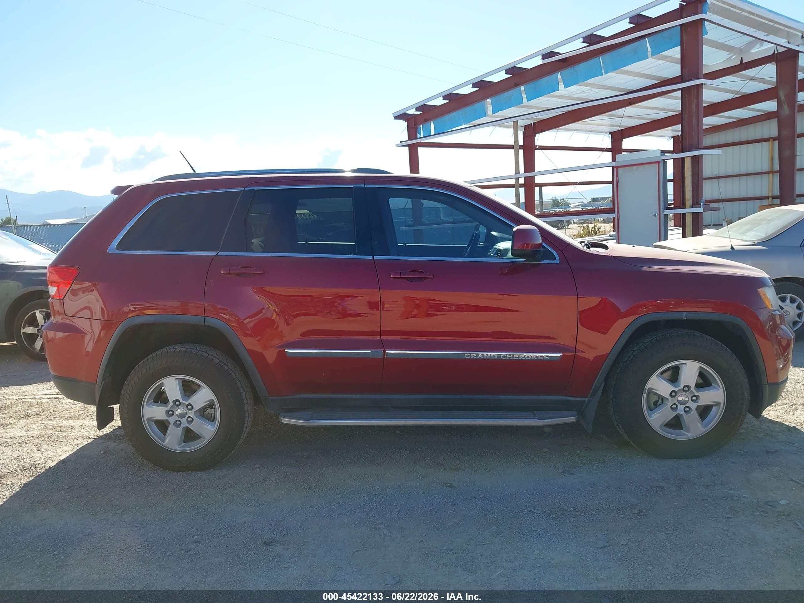 2012 Jeep Grand Cherokee Laredo Red vin: 1C4RJFAG0CC185432