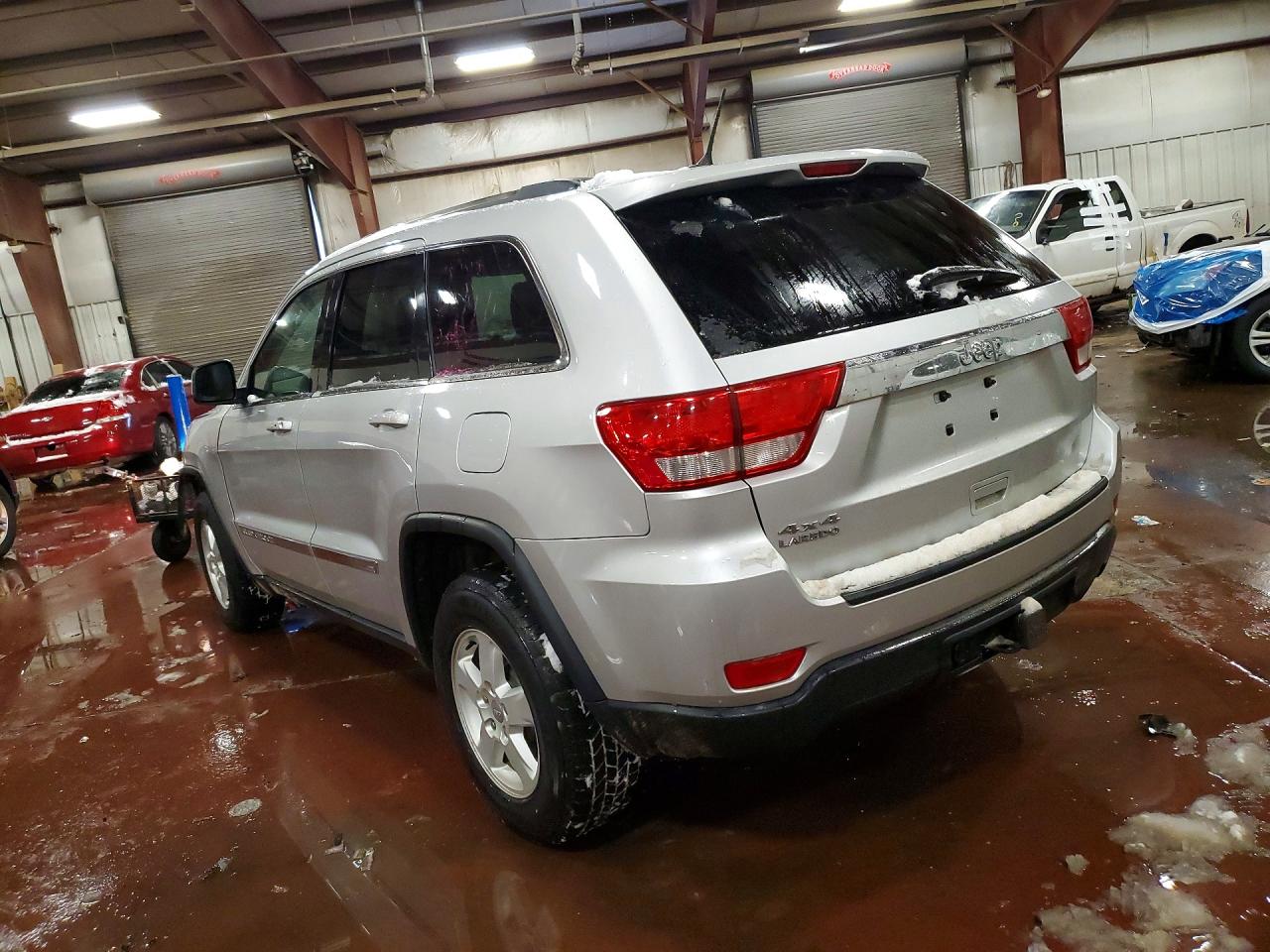 2012 Jeep Grand Cherokee Laredo Серебряный vin: 1C4RJFAG0CC280427