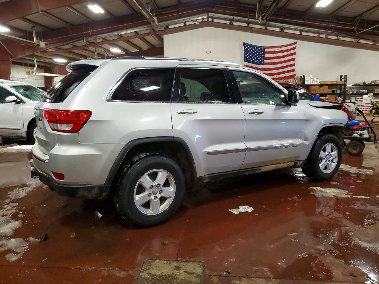 2012 Jeep Grand Cherokee Laredo Серебряный vin: 1C4RJFAG0CC280427
