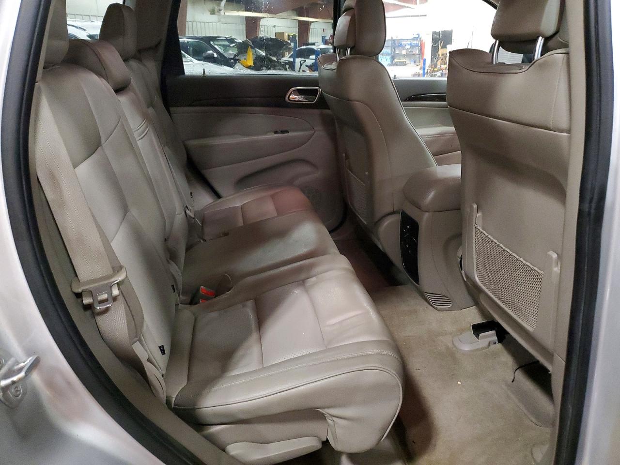 2012 Jeep Grand Cherokee Laredo Серебряный vin: 1C4RJFAG0CC280427