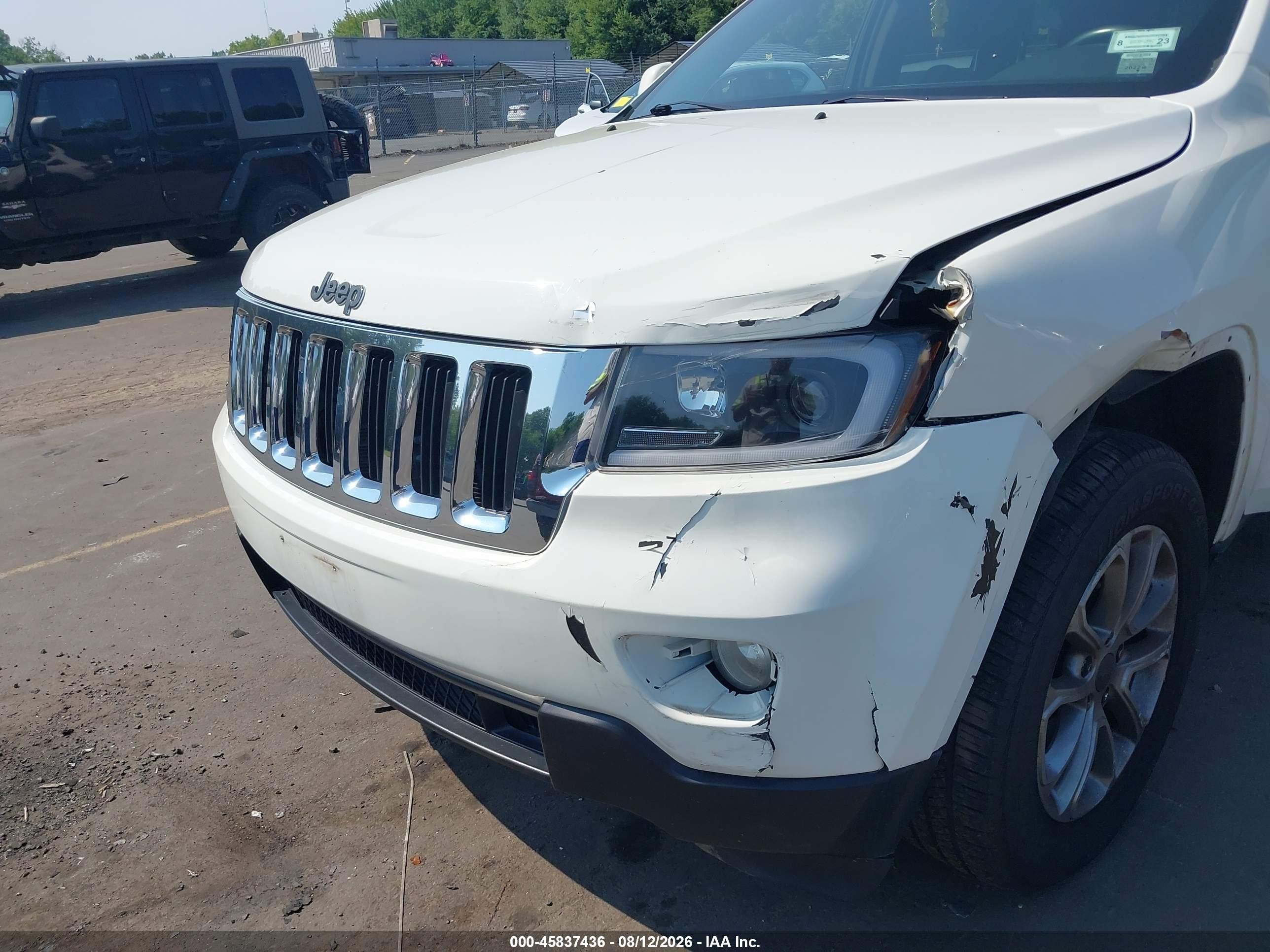 2012 Jeep Grand Cherokee Laredo Белый vin: 1C4RJFAG0CC297180