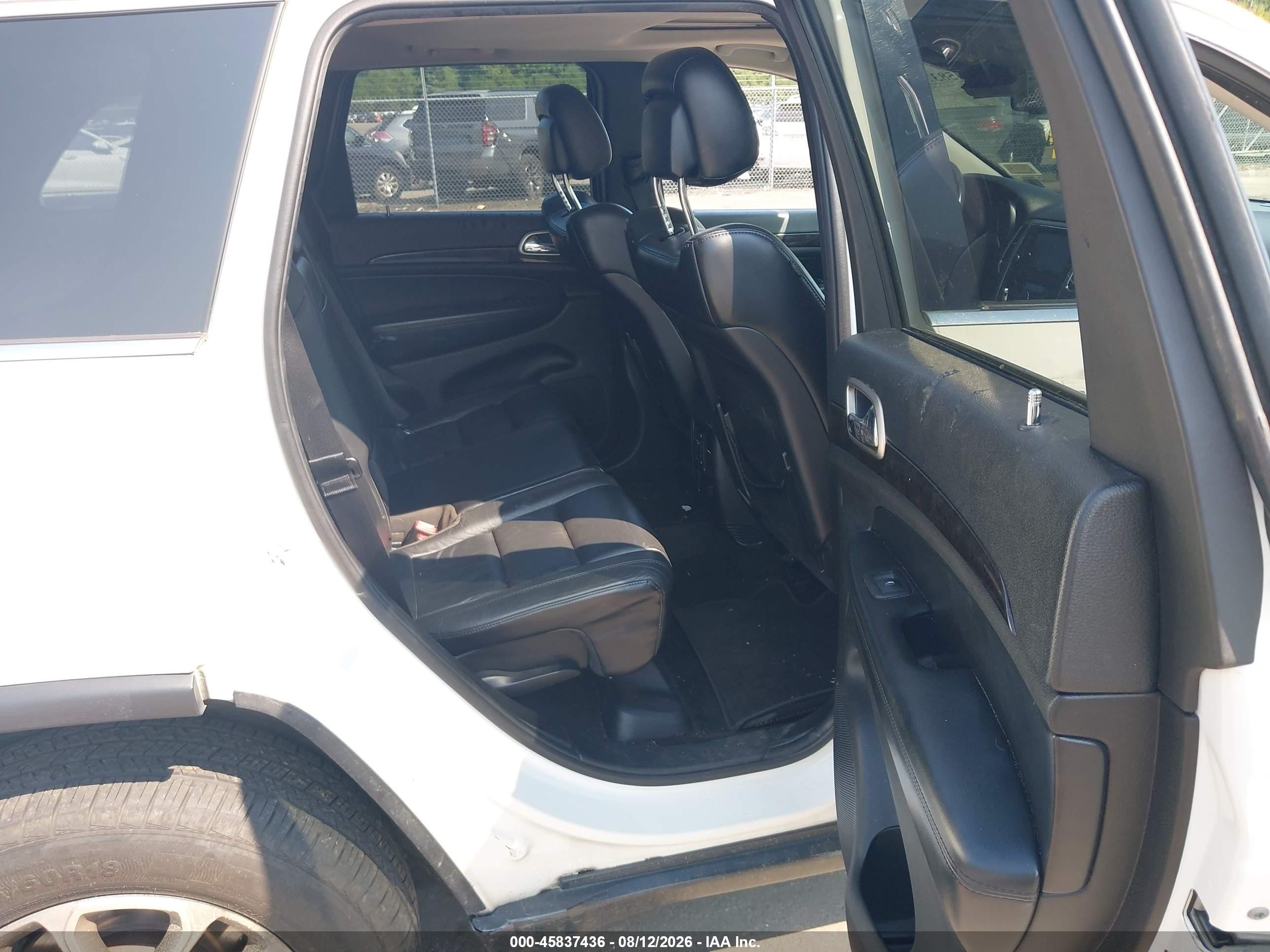 2012 Jeep Grand Cherokee Laredo Белый vin: 1C4RJFAG0CC297180