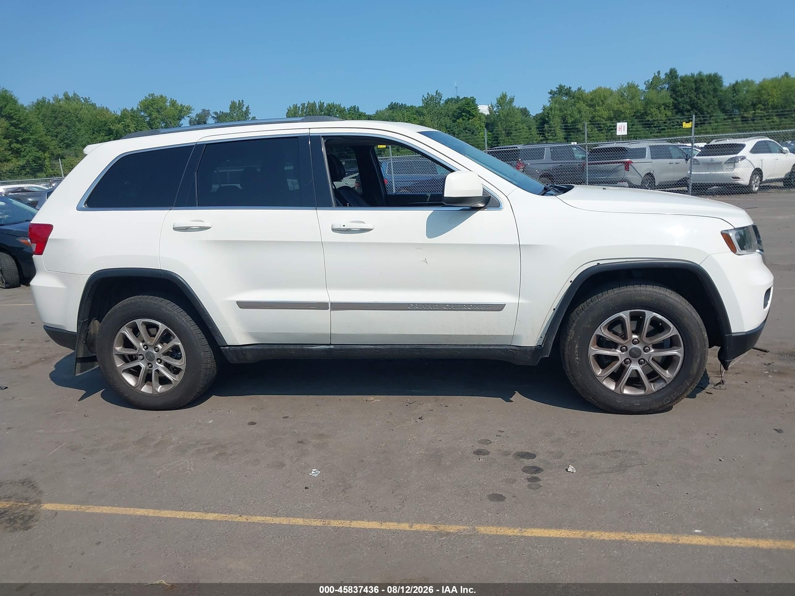 2012 Jeep Grand Cherokee Laredo Белый vin: 1C4RJFAG0CC297180