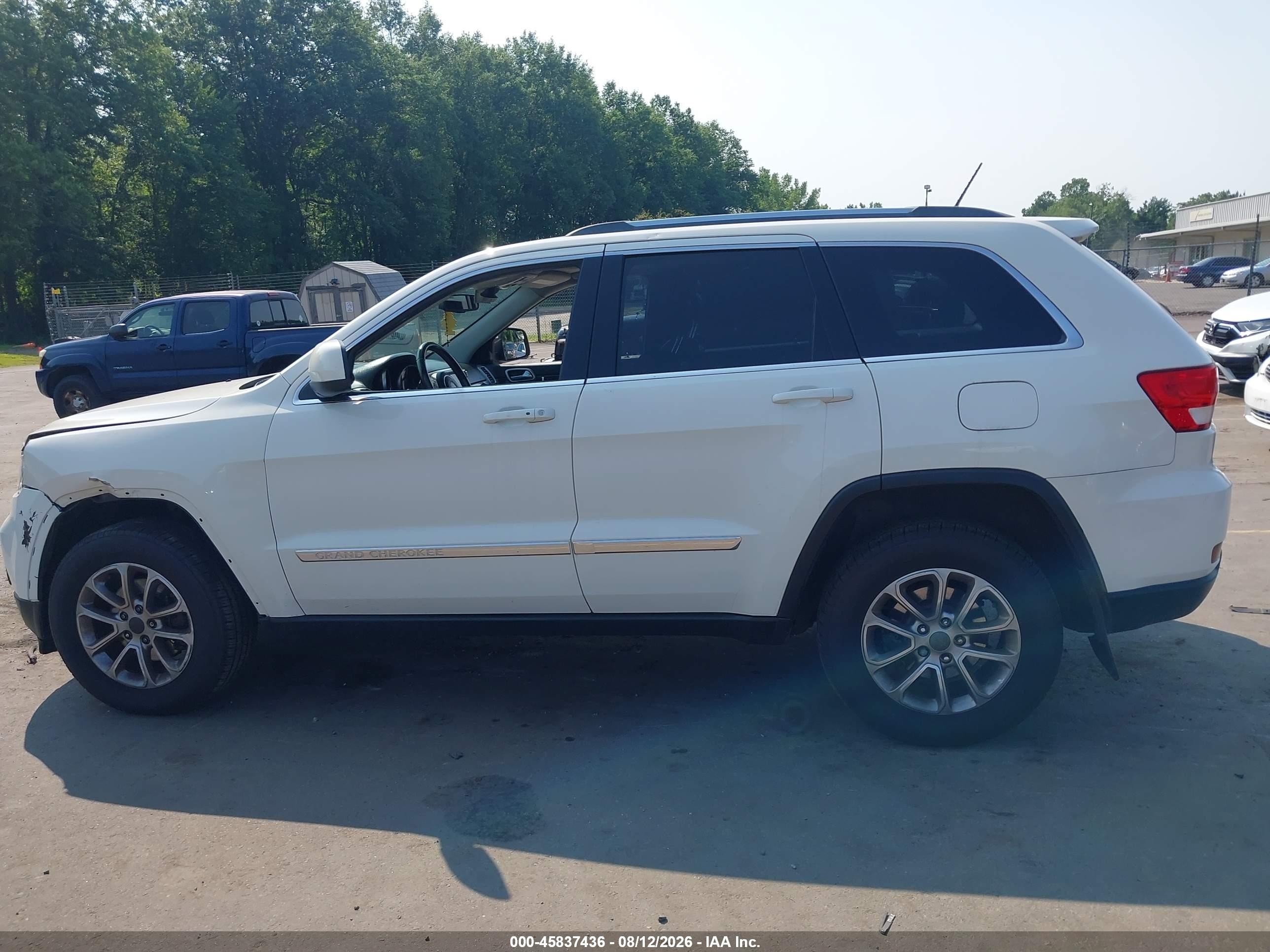 2012 Jeep Grand Cherokee Laredo Белый vin: 1C4RJFAG0CC297180