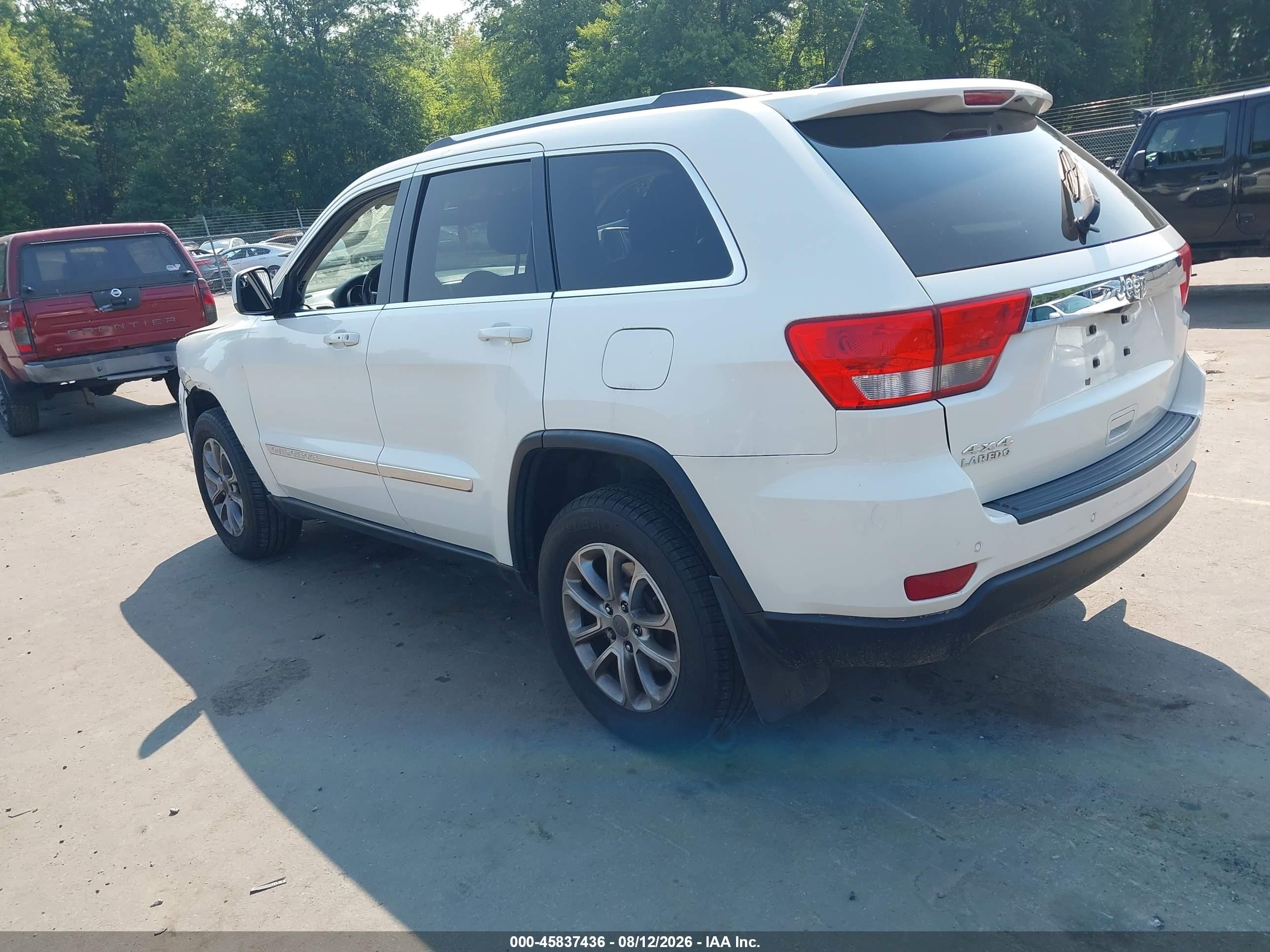 2012 Jeep Grand Cherokee Laredo Белый vin: 1C4RJFAG0CC297180