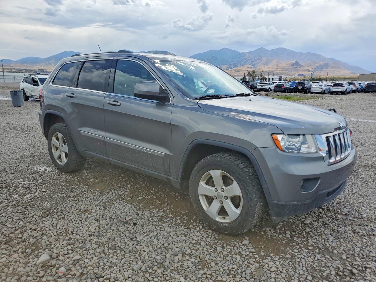 2012 Jeep Grand Cherokee Laredo Gray vin: 1C4RJFAG0CC316164