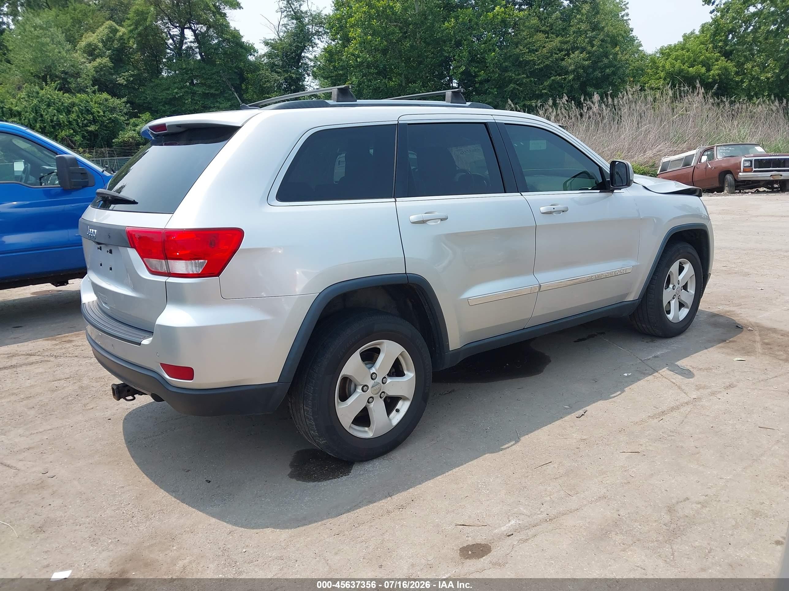 2012 Jeep Grand Cherokee Laredo Silver vin: 1C4RJFAG0CC332929