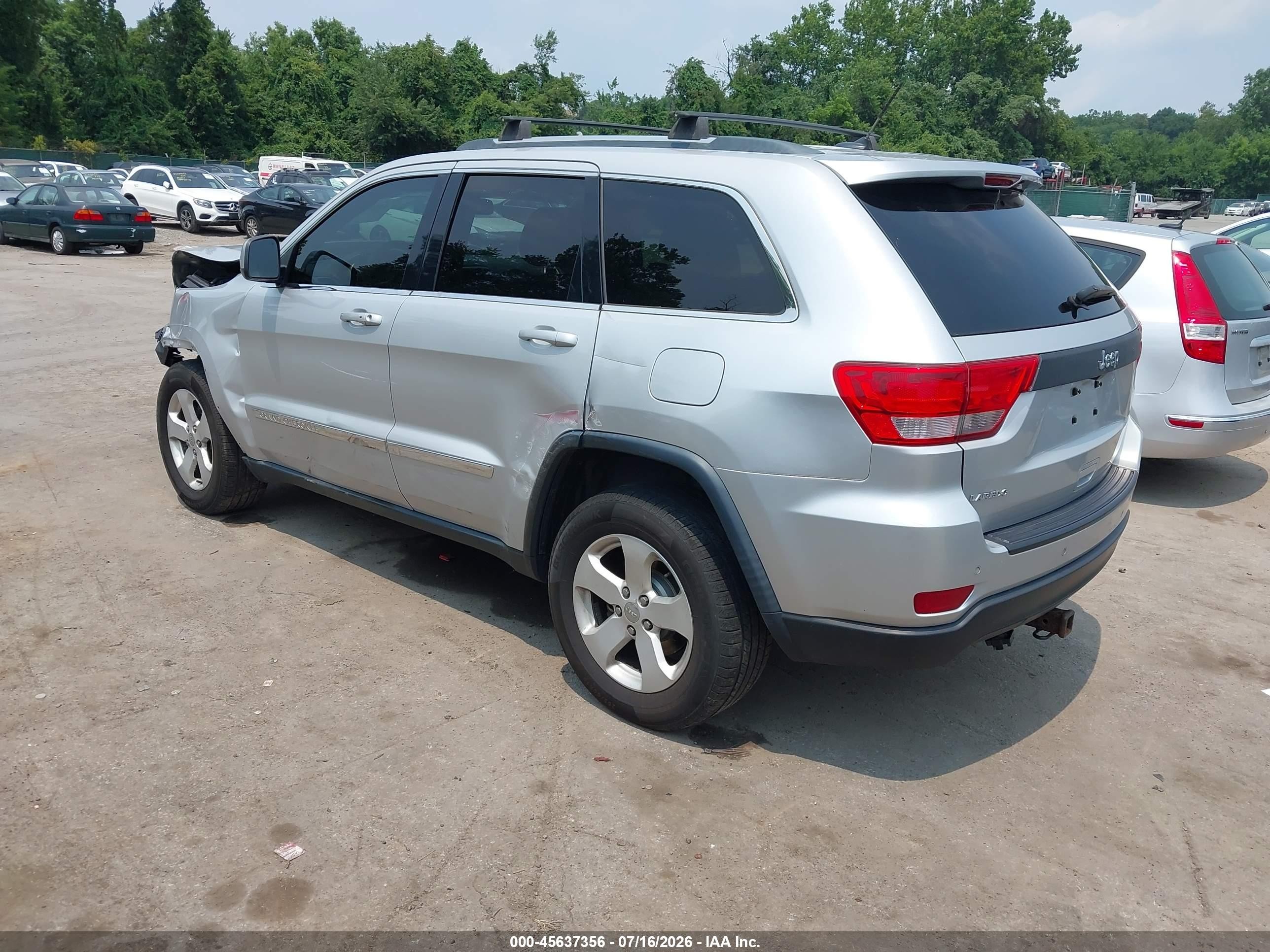 2012 Jeep Grand Cherokee Laredo Silver vin: 1C4RJFAG0CC332929