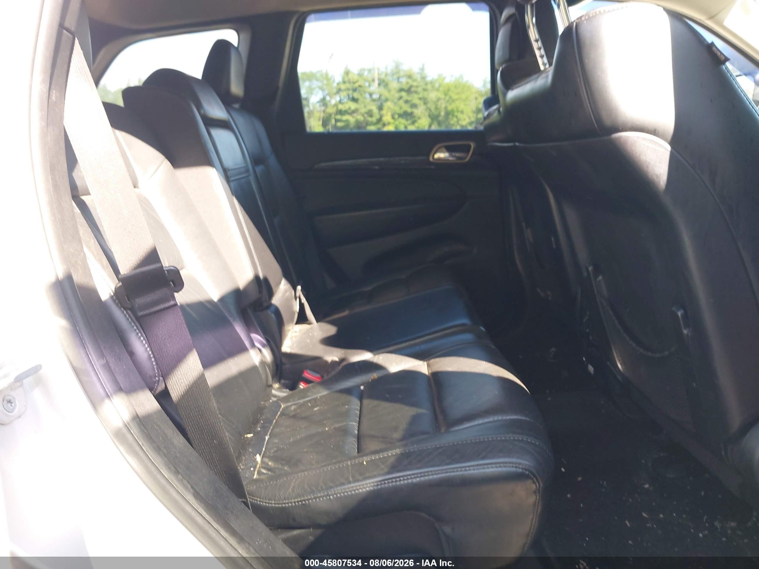 2012 Jeep Grand Cherokee Laredo Silver vin: 1C4RJFAG0CC345308