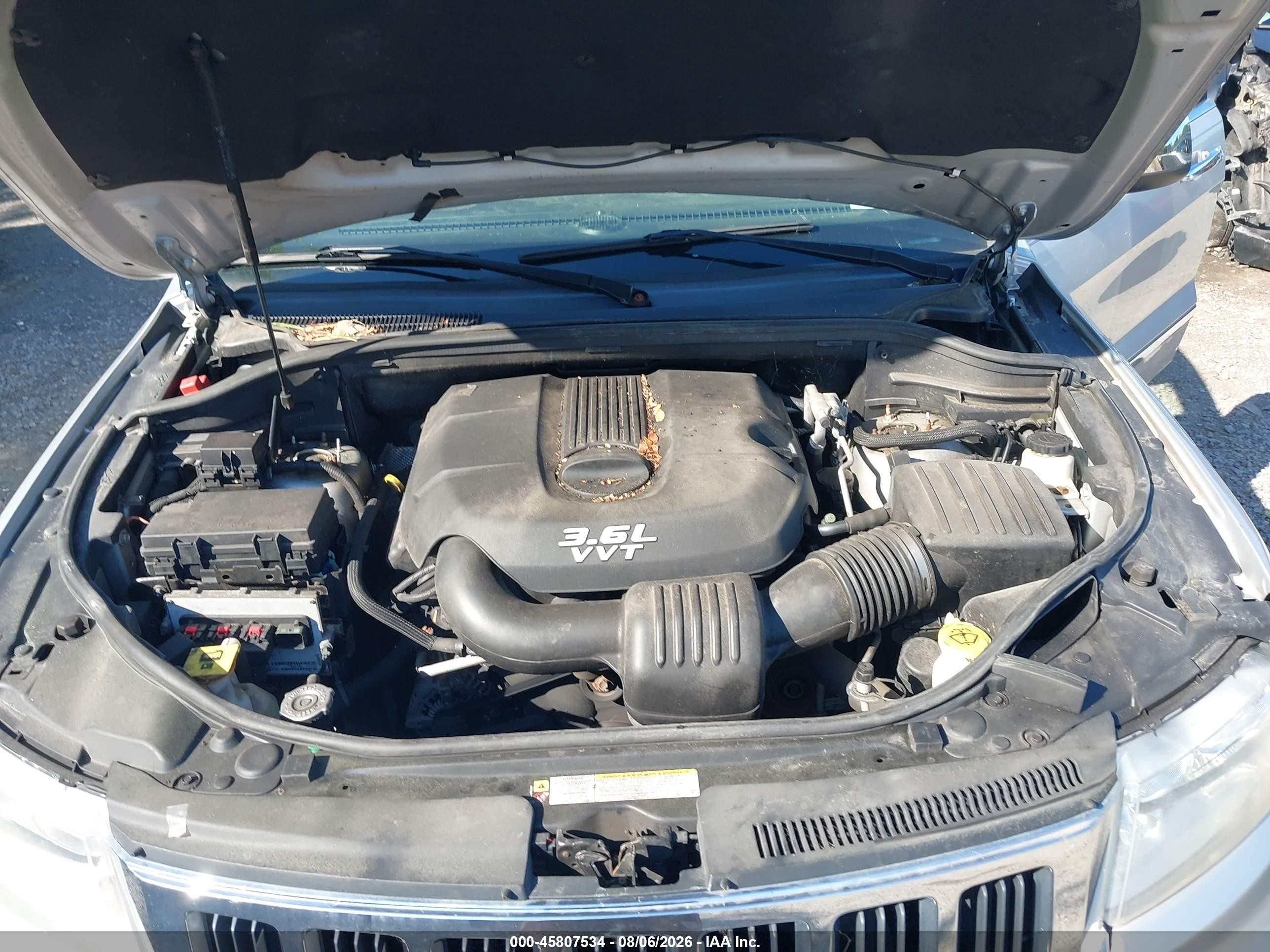 2012 Jeep Grand Cherokee Laredo Silver vin: 1C4RJFAG0CC345308