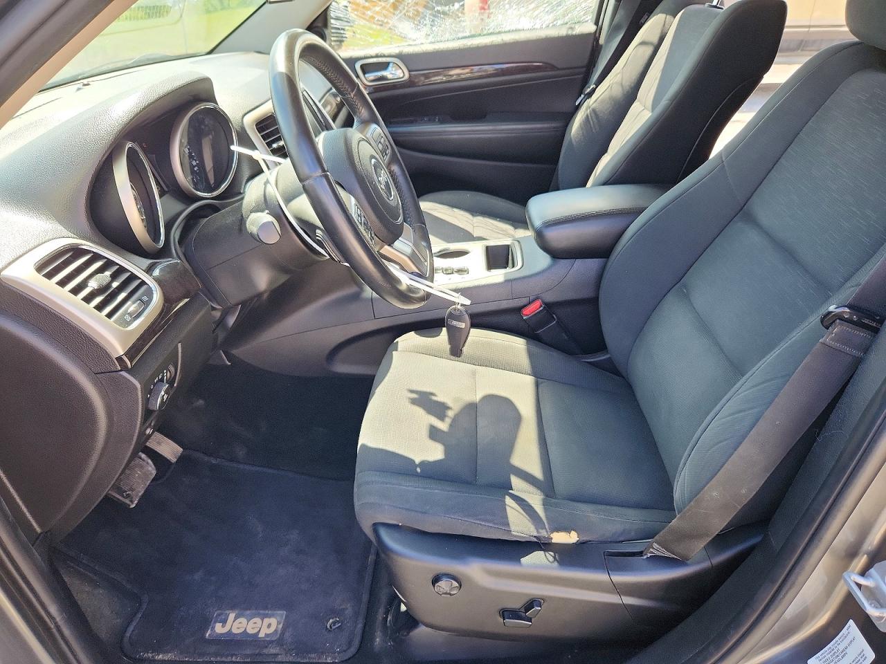 2012 Jeep Grand Cherokee Laredo Gray vin: 1C4RJFAG0CC347091