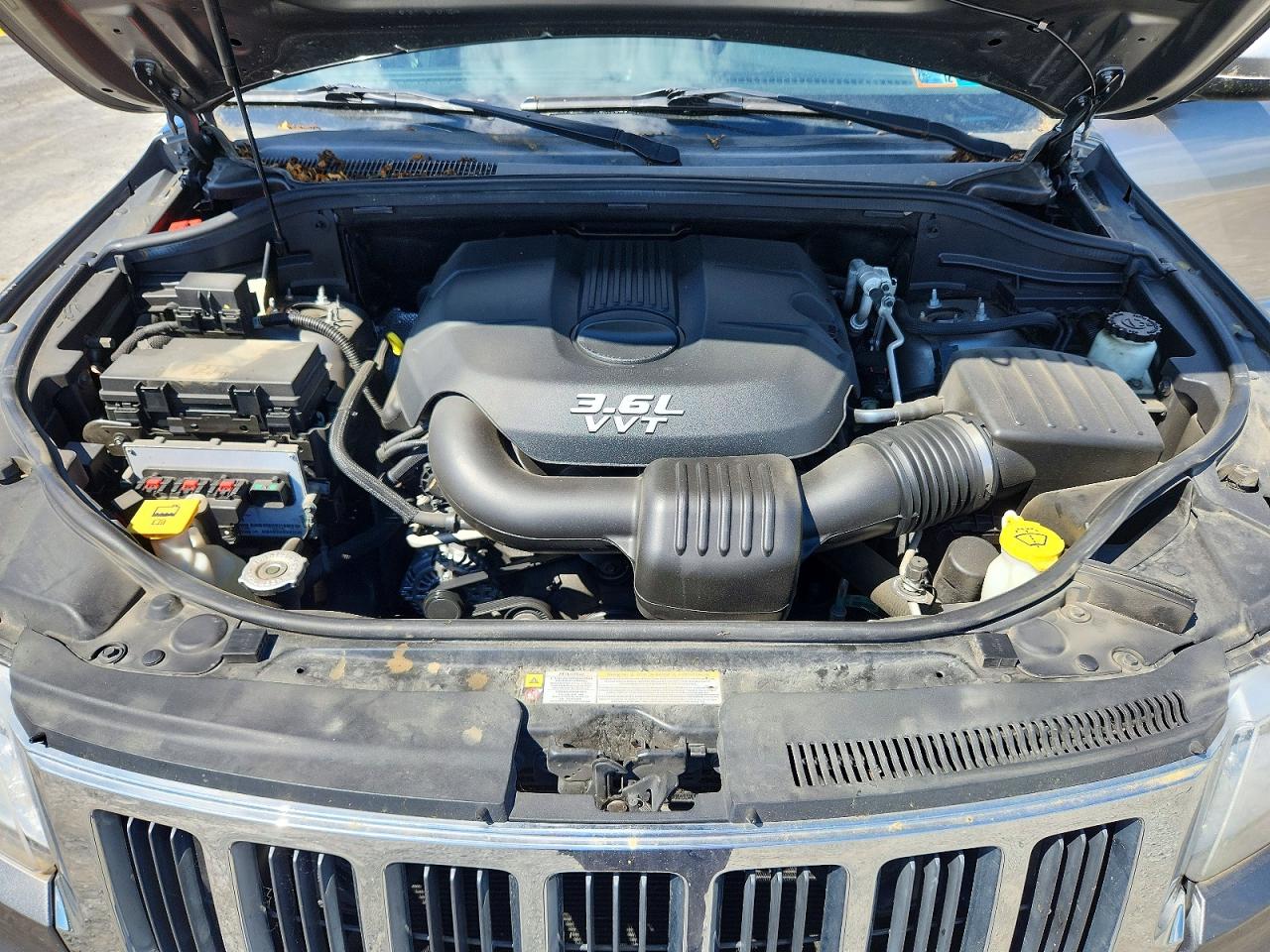 2012 Jeep Grand Cherokee Laredo Gray vin: 1C4RJFAG0CC347091