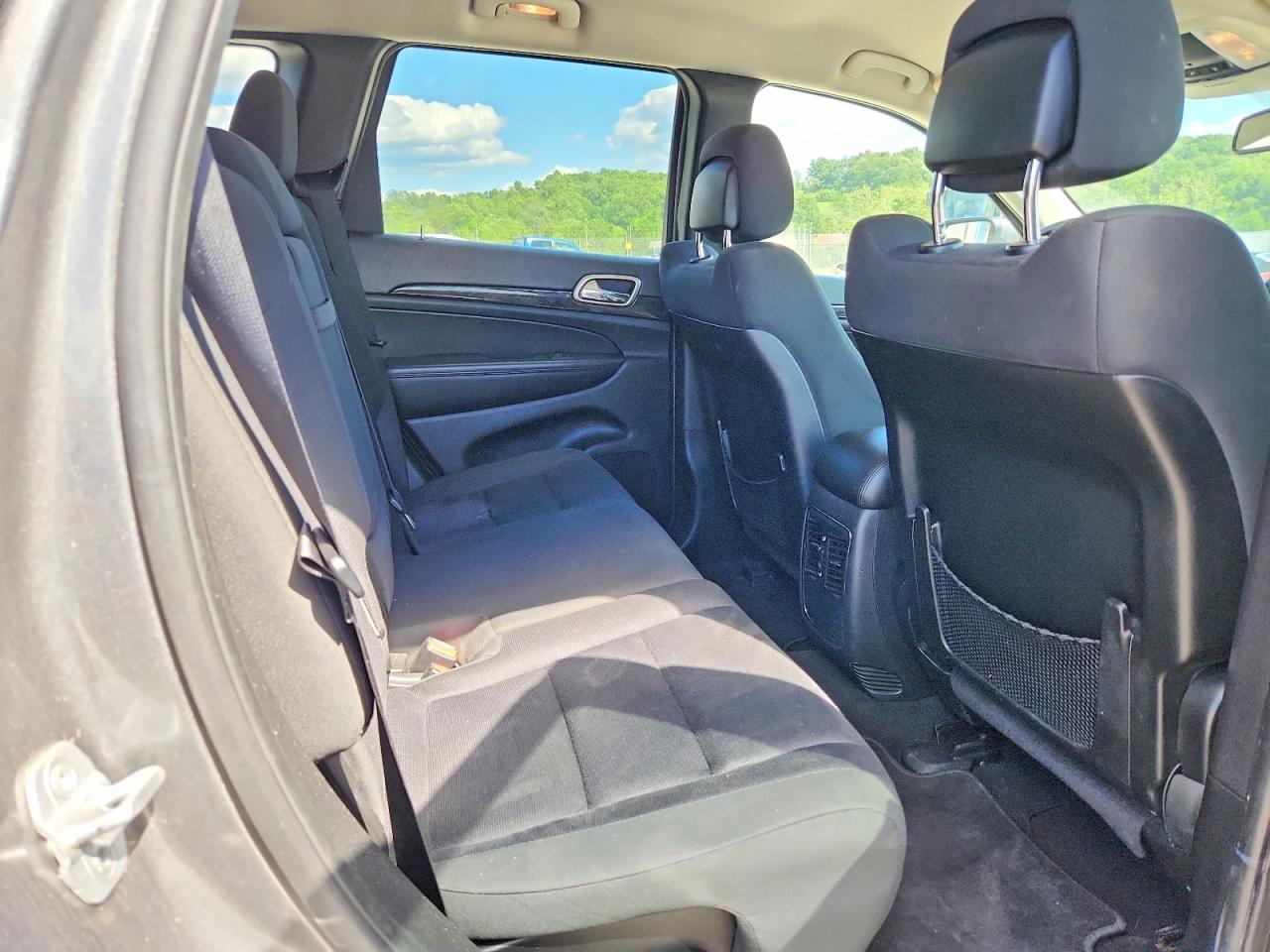 2012 Jeep Grand Cherokee Laredo Gray vin: 1C4RJFAG0CC347091