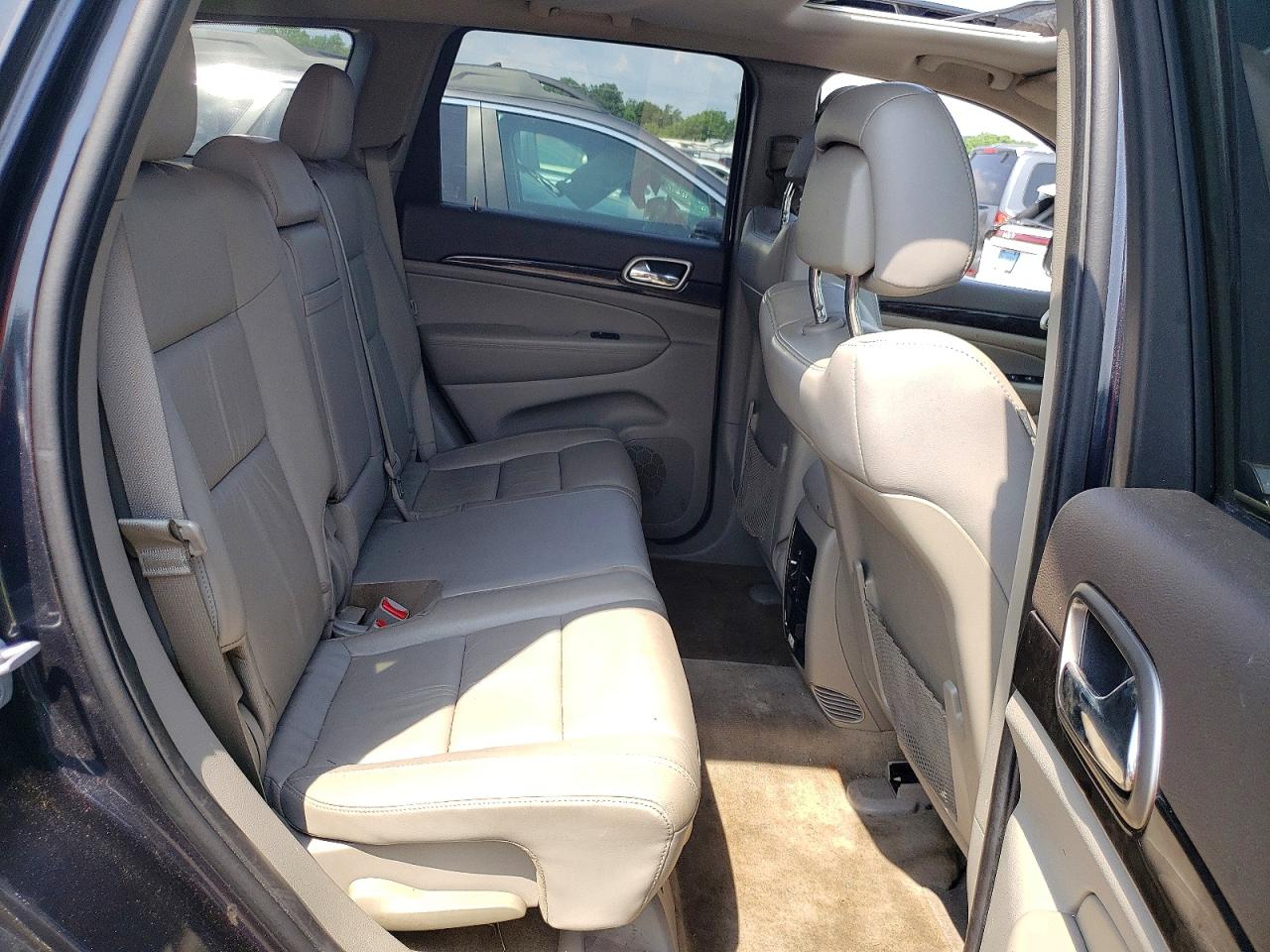 2013 Jeep Grand Cherokee Laredo Gray vin: 1C4RJFAG0DC537622