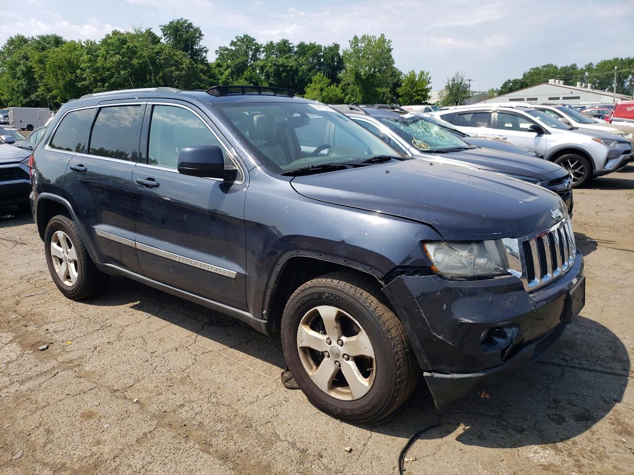 2013 Jeep Grand Cherokee Laredo Gray vin: 1C4RJFAG0DC537622
