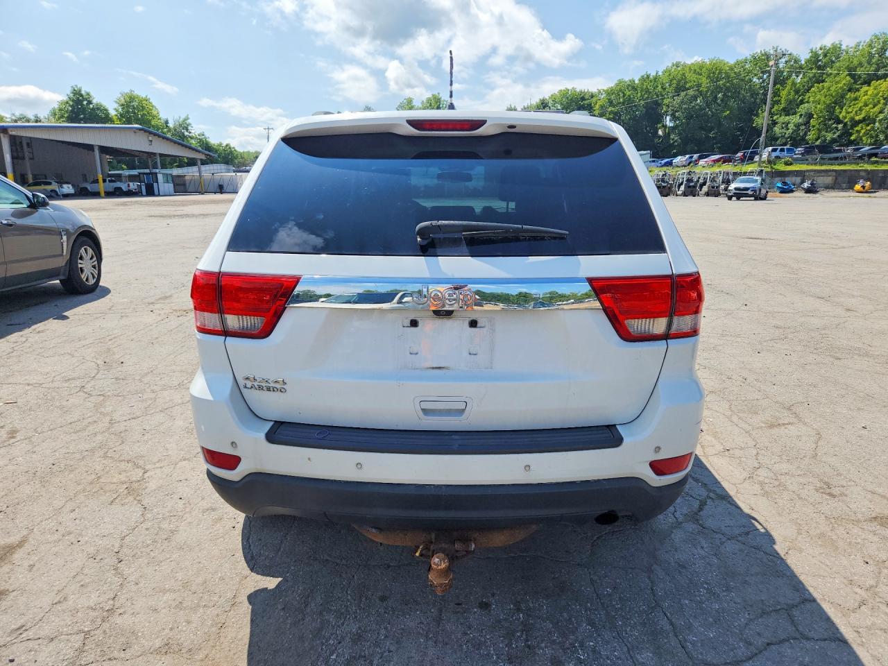 2013 Jeep Grand Cherokee Laredo White vin: 1C4RJFAG0DC537653