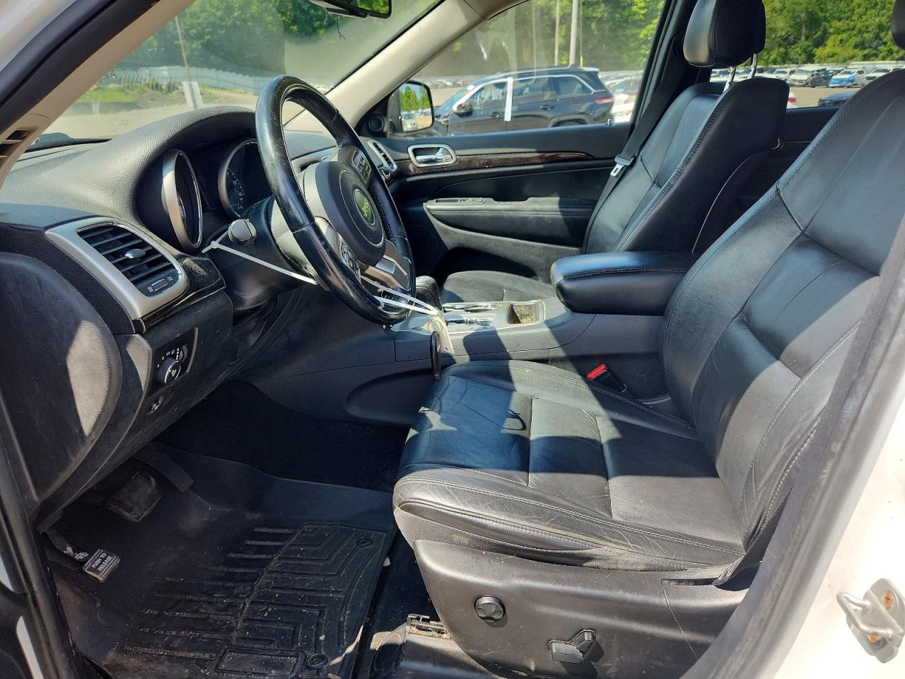 2013 Jeep Grand Cherokee Laredo White vin: 1C4RJFAG0DC537653