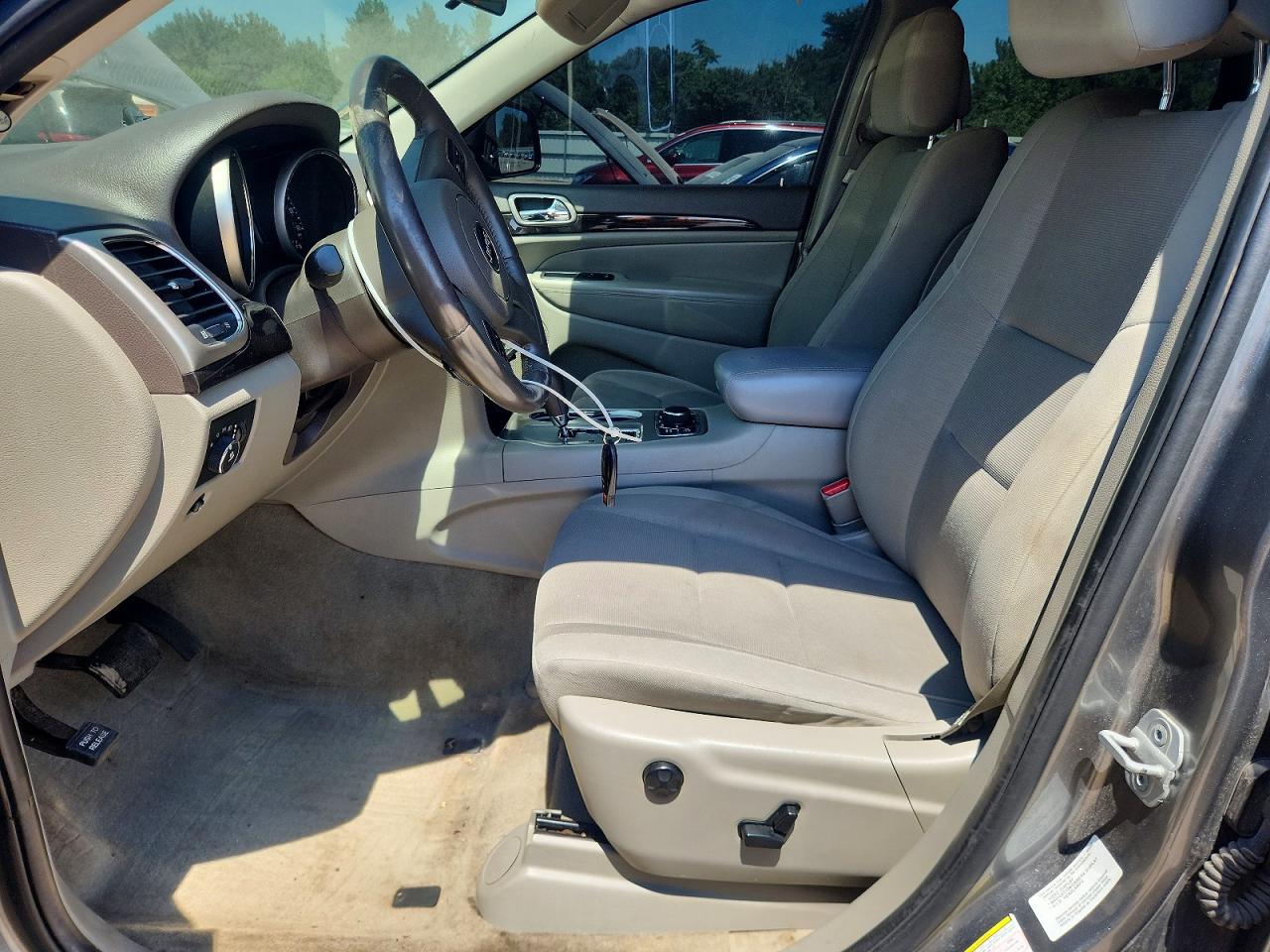 2013 Jeep Grand Cherokee Laredo Gray vin: 1C4RJFAG0DC541363
