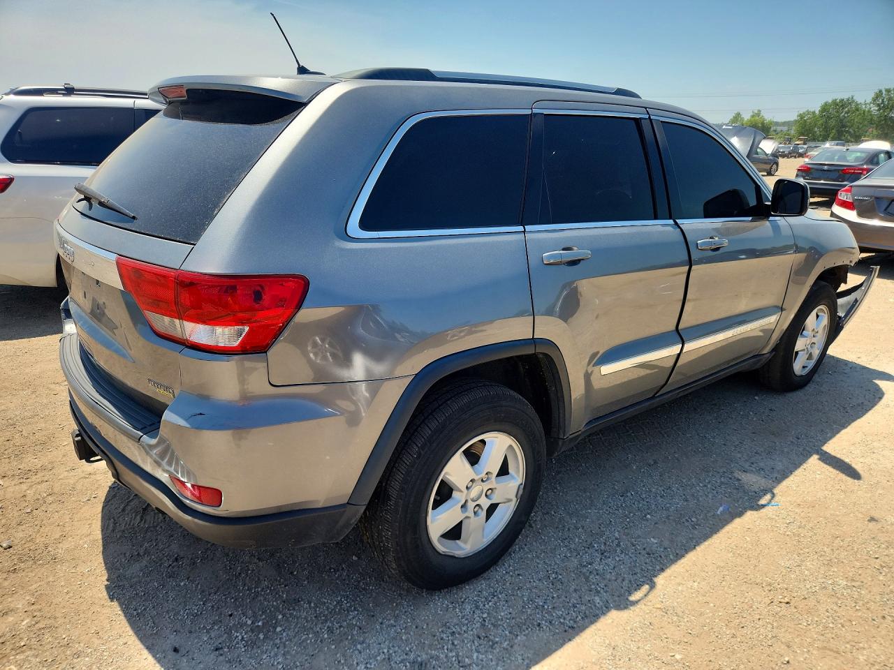 2013 Jeep Grand Cherokee Laredo Gray vin: 1C4RJFAG0DC541363
