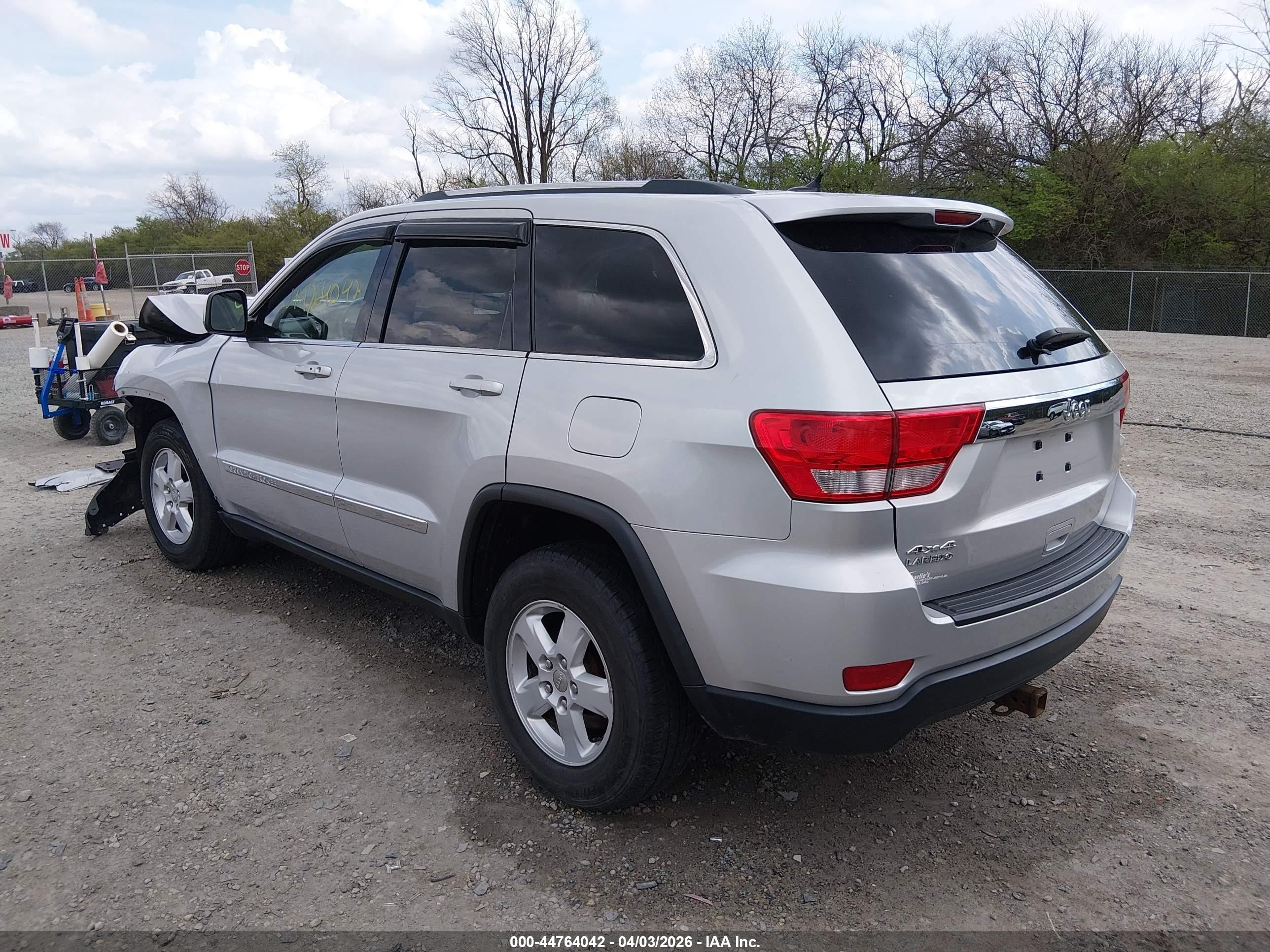 2013 Jeep Grand Cherokee Laredo Silver vin: 1C4RJFAG0DC552959