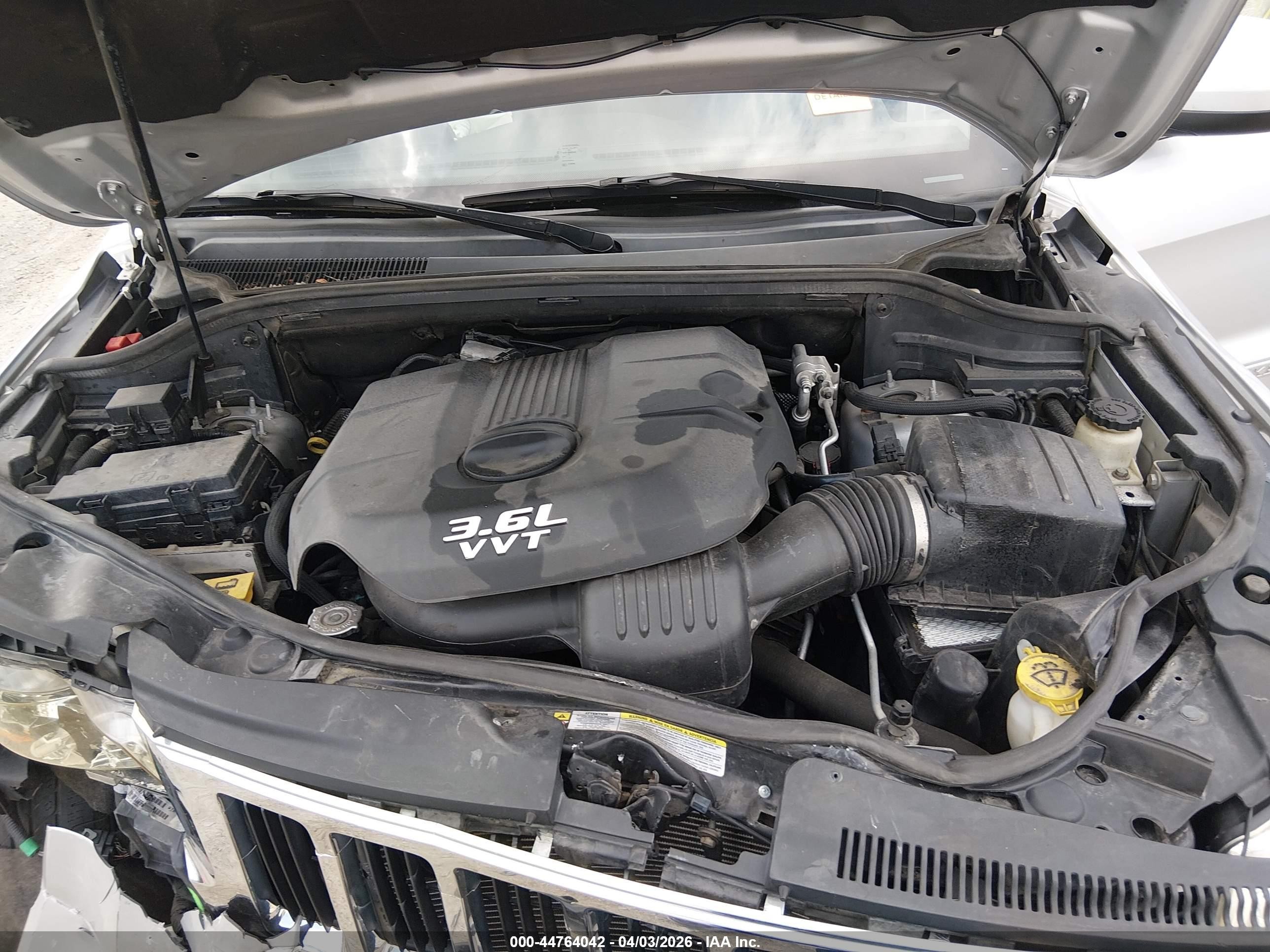 2013 Jeep Grand Cherokee Laredo Silver vin: 1C4RJFAG0DC552959