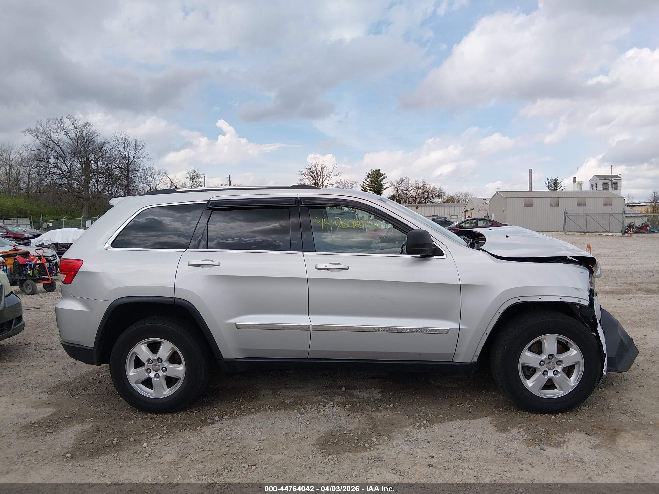 2013 Jeep Grand Cherokee Laredo Silver vin: 1C4RJFAG0DC552959