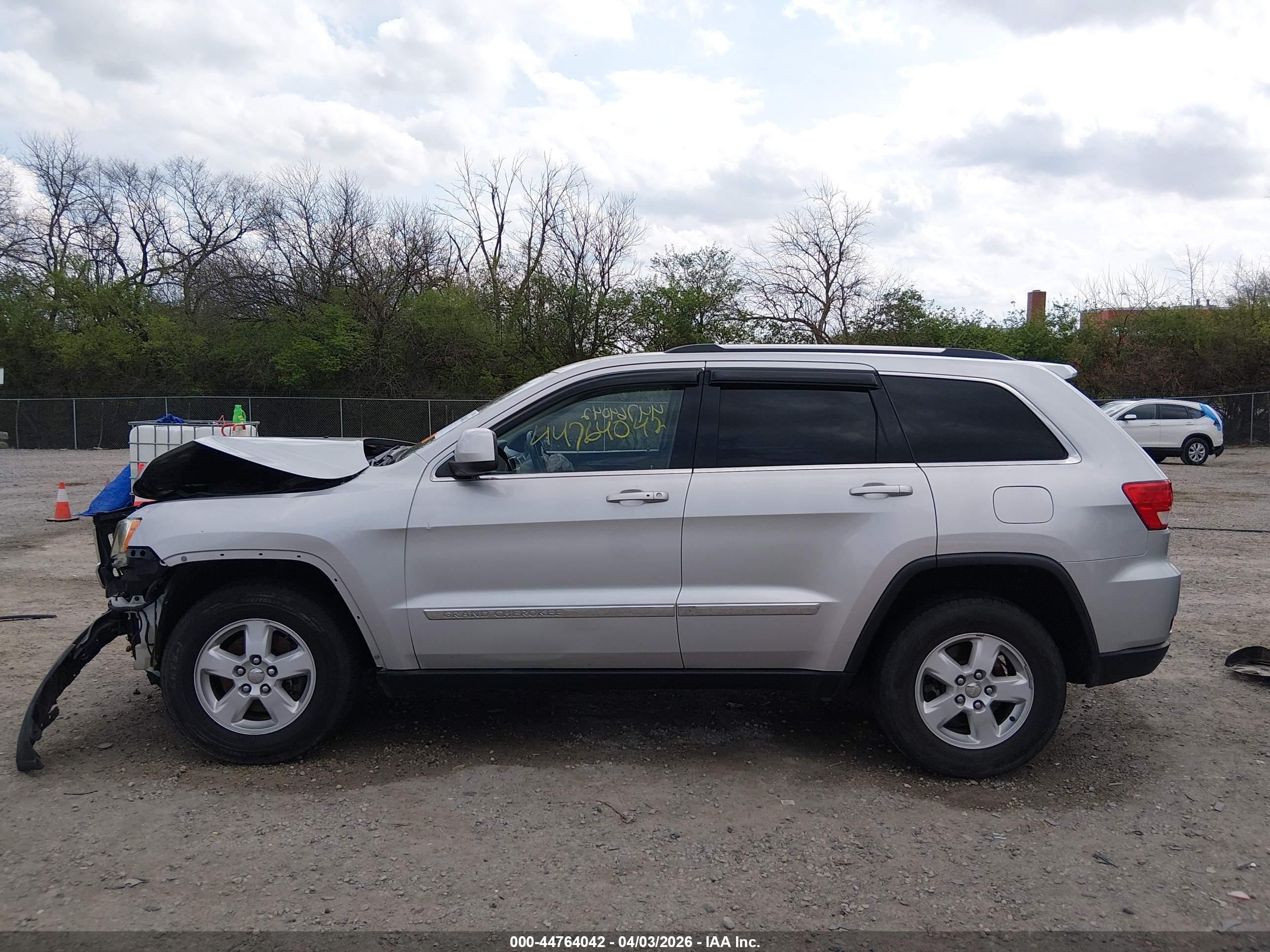 2013 Jeep Grand Cherokee Laredo Silver vin: 1C4RJFAG0DC552959