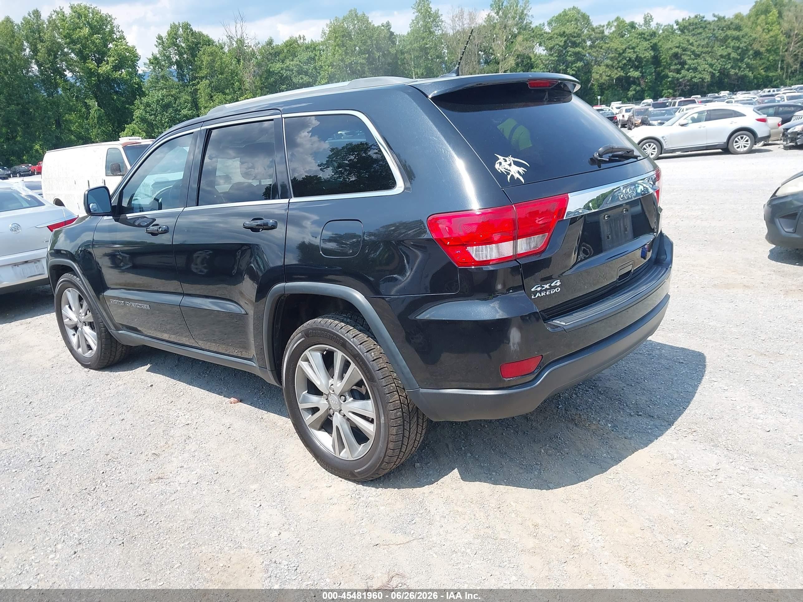2013 Jeep Grand Cherokee Laredo Черный vin: 1C4RJFAG0DC560947