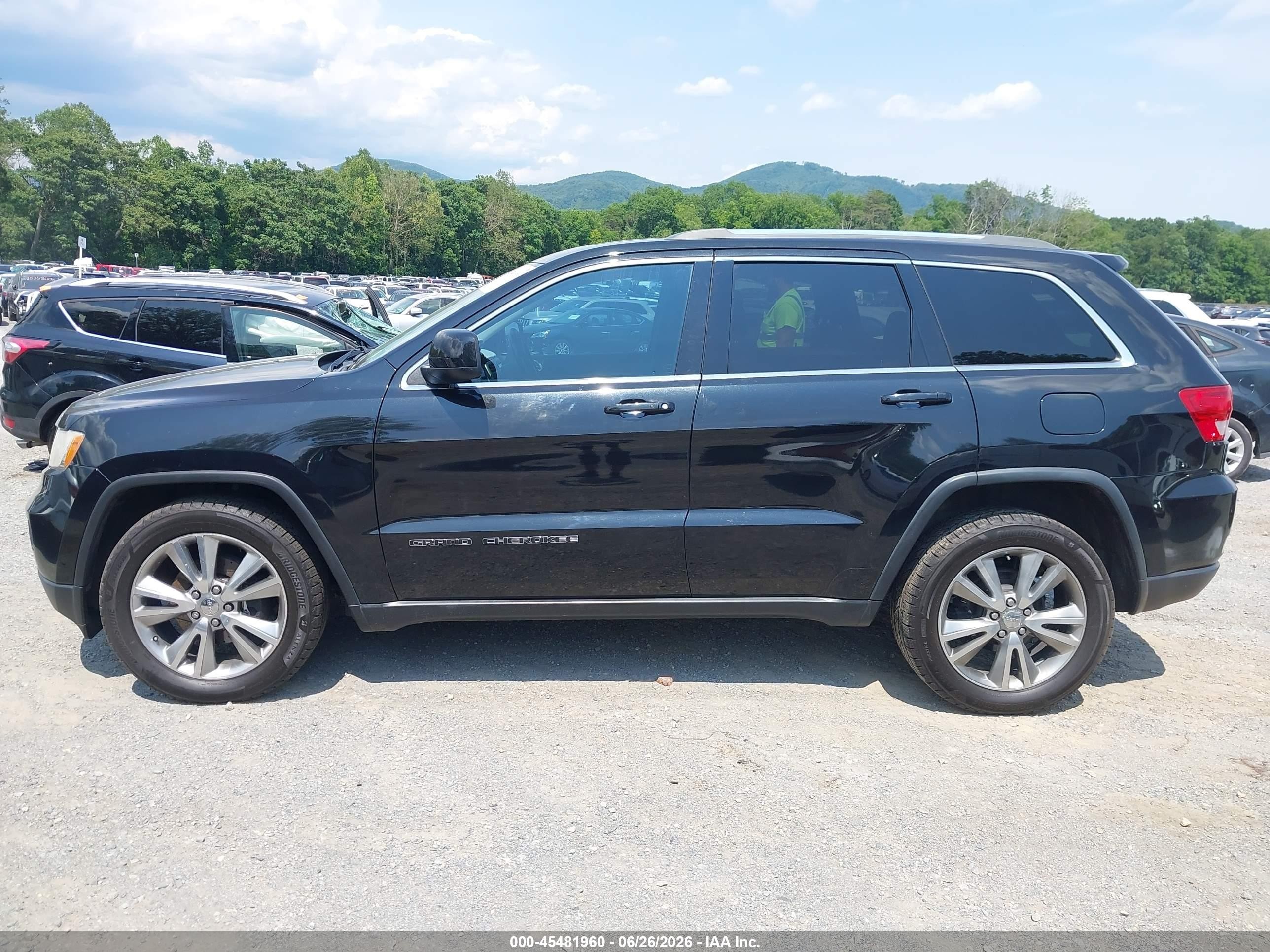 2013 Jeep Grand Cherokee Laredo Черный vin: 1C4RJFAG0DC560947
