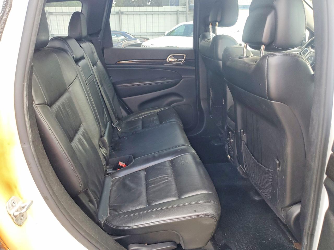 2013 Jeep Grand Cherokee Laredo White vin: 1C4RJFAG0DC587453