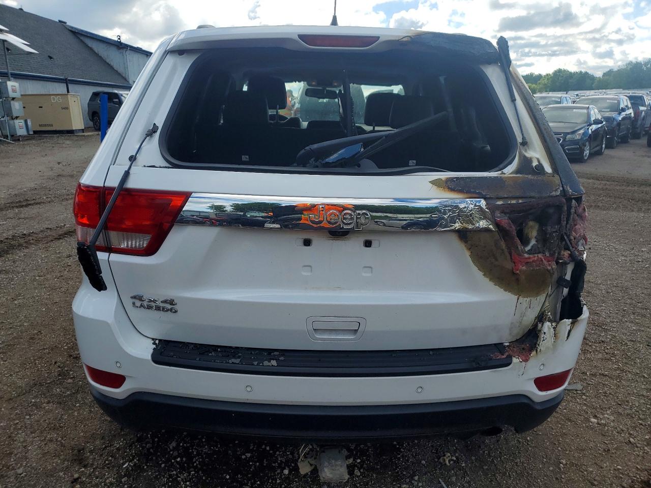 2013 Jeep Grand Cherokee Laredo White vin: 1C4RJFAG0DC587453