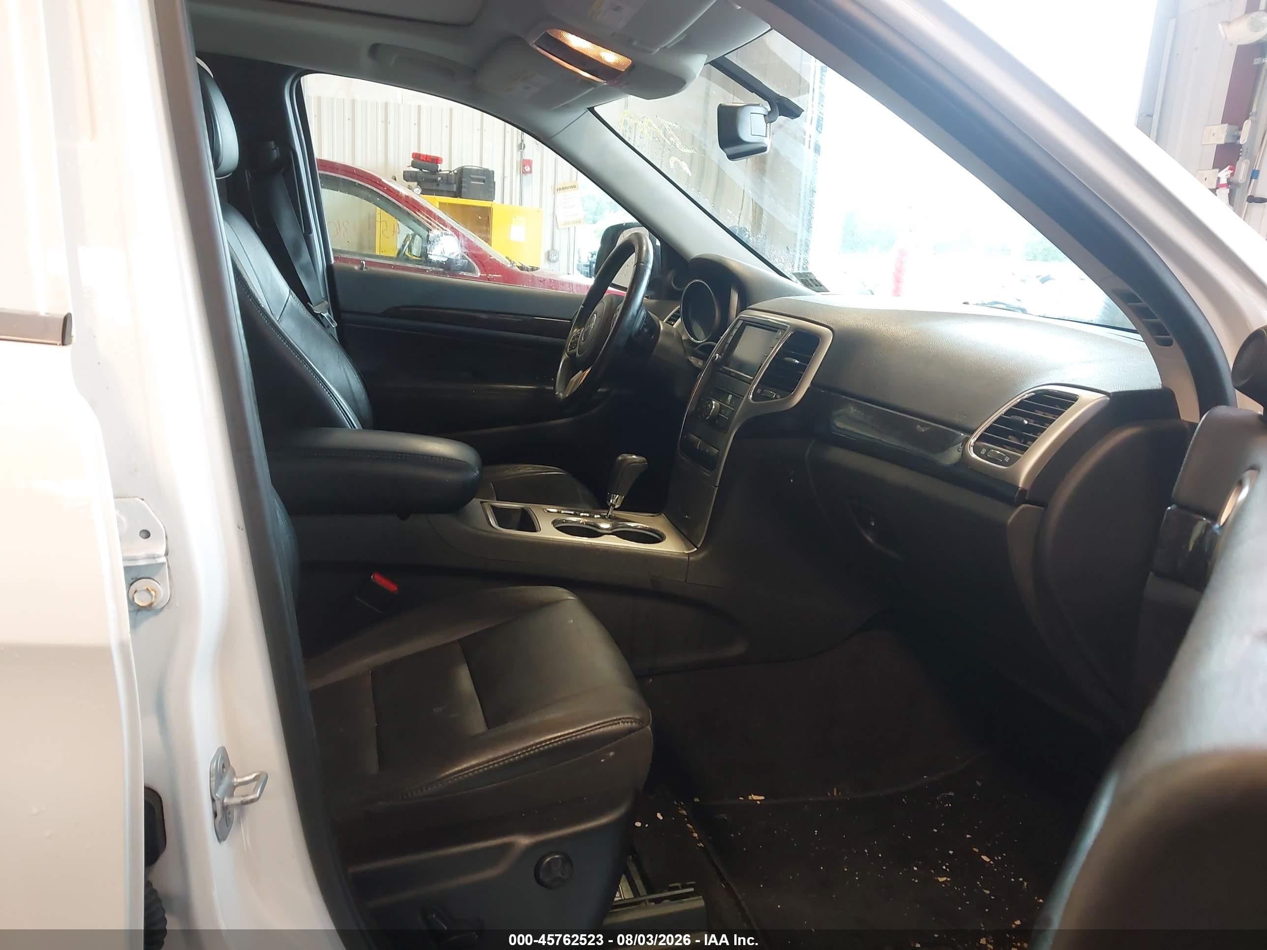 2013 Jeep Grand Cherokee Laredo Altitude White vin: 1C4RJFAG0DC599800