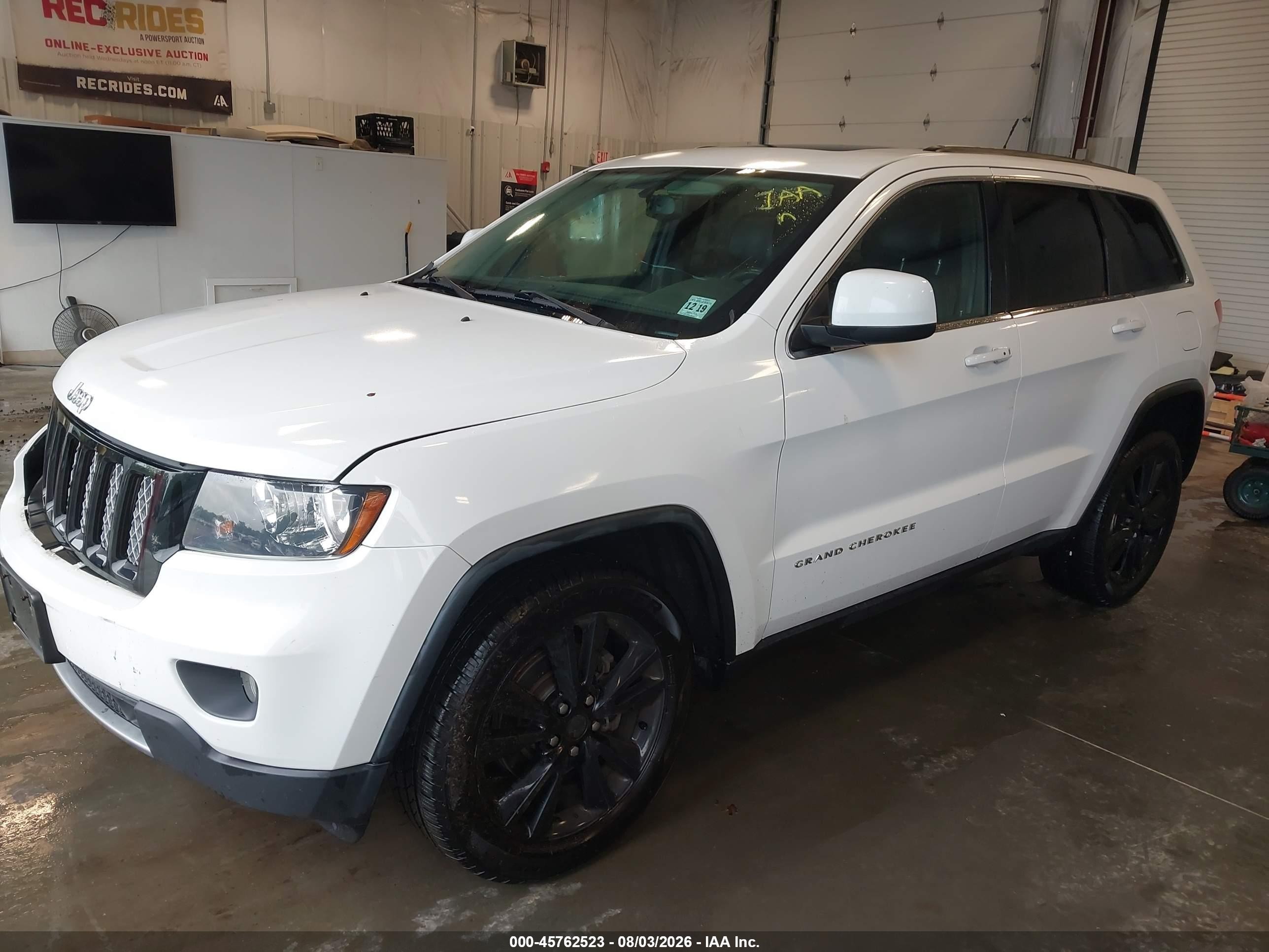 2013 Jeep Grand Cherokee Laredo Altitude White vin: 1C4RJFAG0DC599800