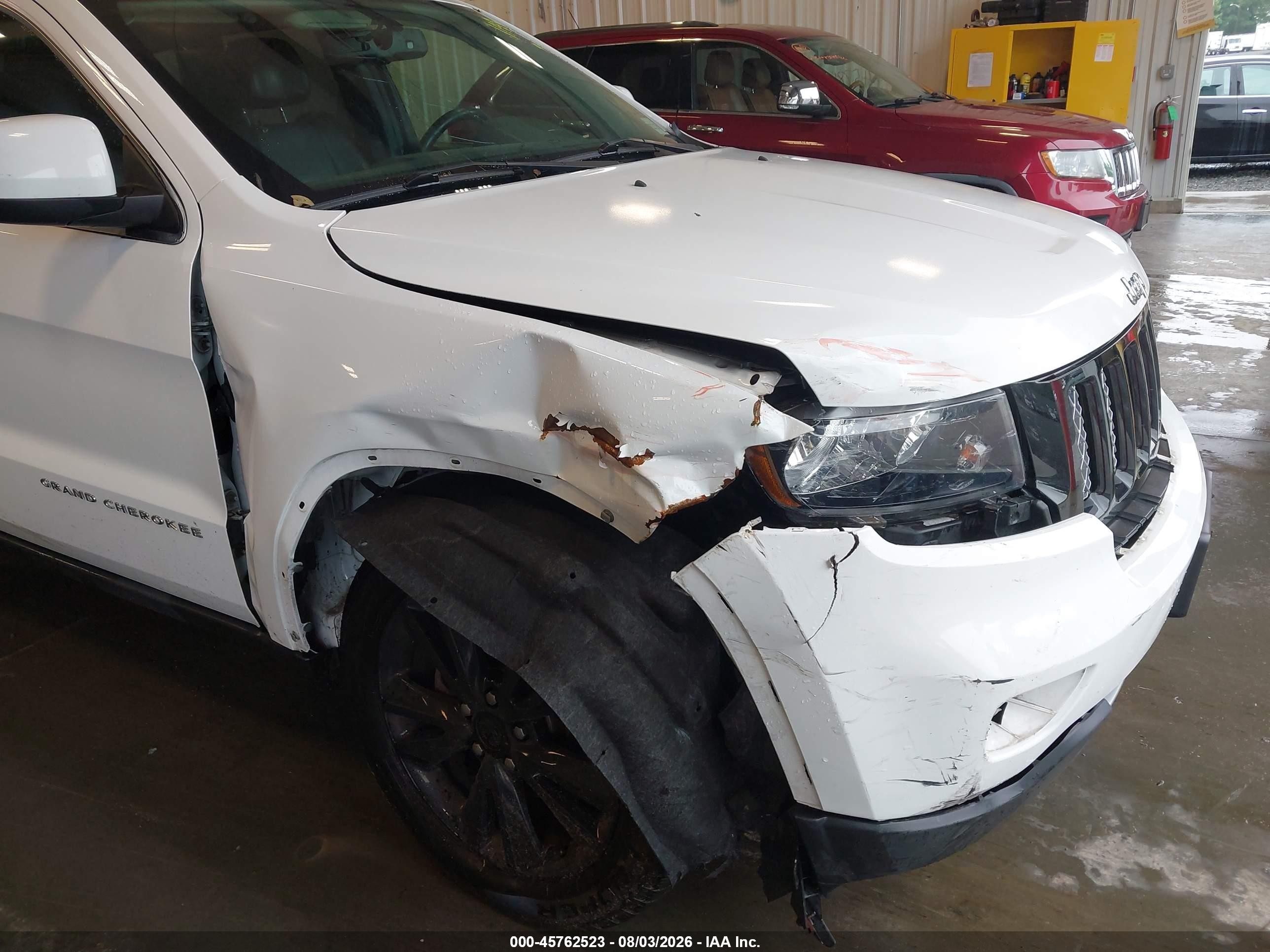 2013 Jeep Grand Cherokee Laredo Altitude White vin: 1C4RJFAG0DC599800