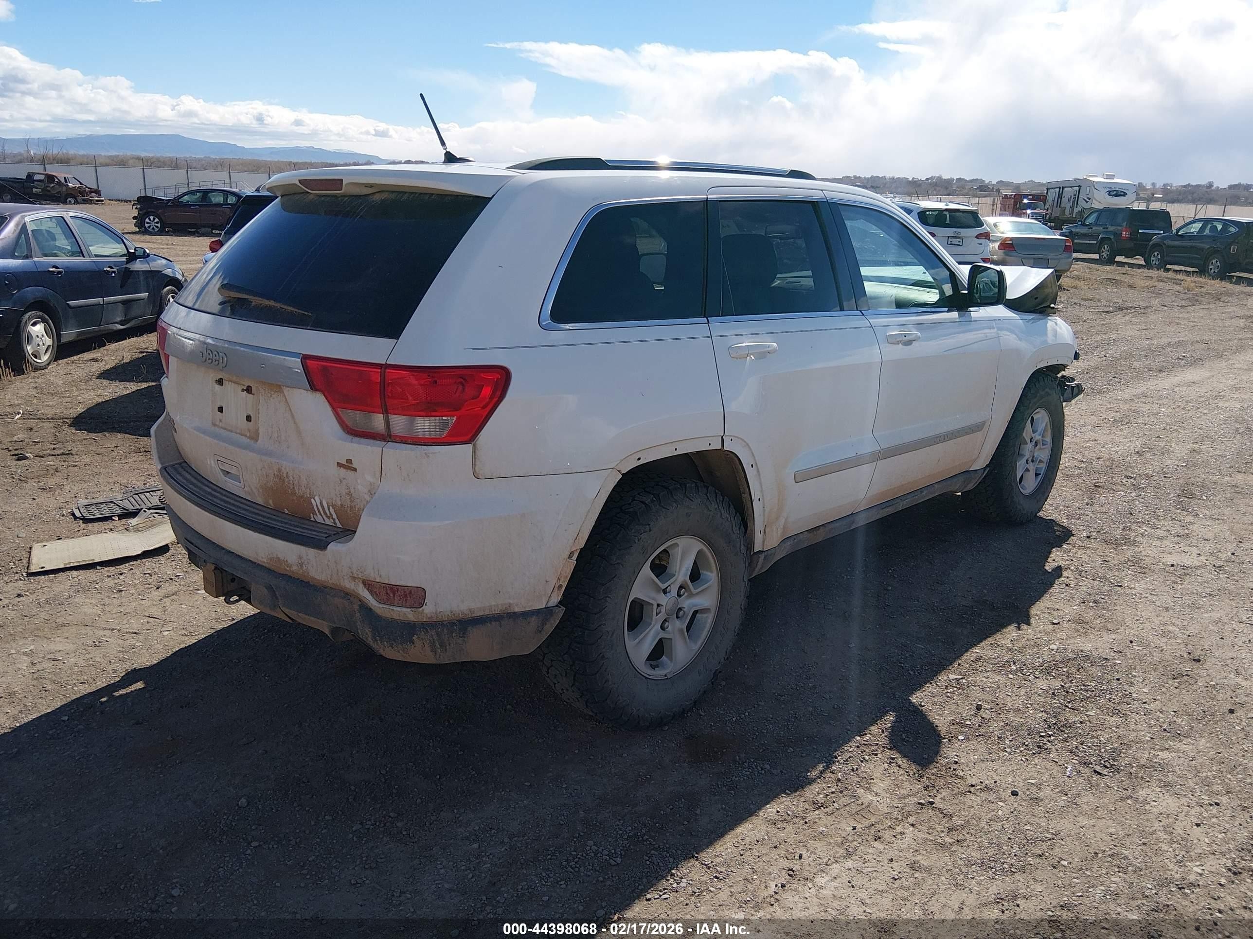 2013 Jeep Grand Cherokee Laredo White vin: 1C4RJFAG0DC641432