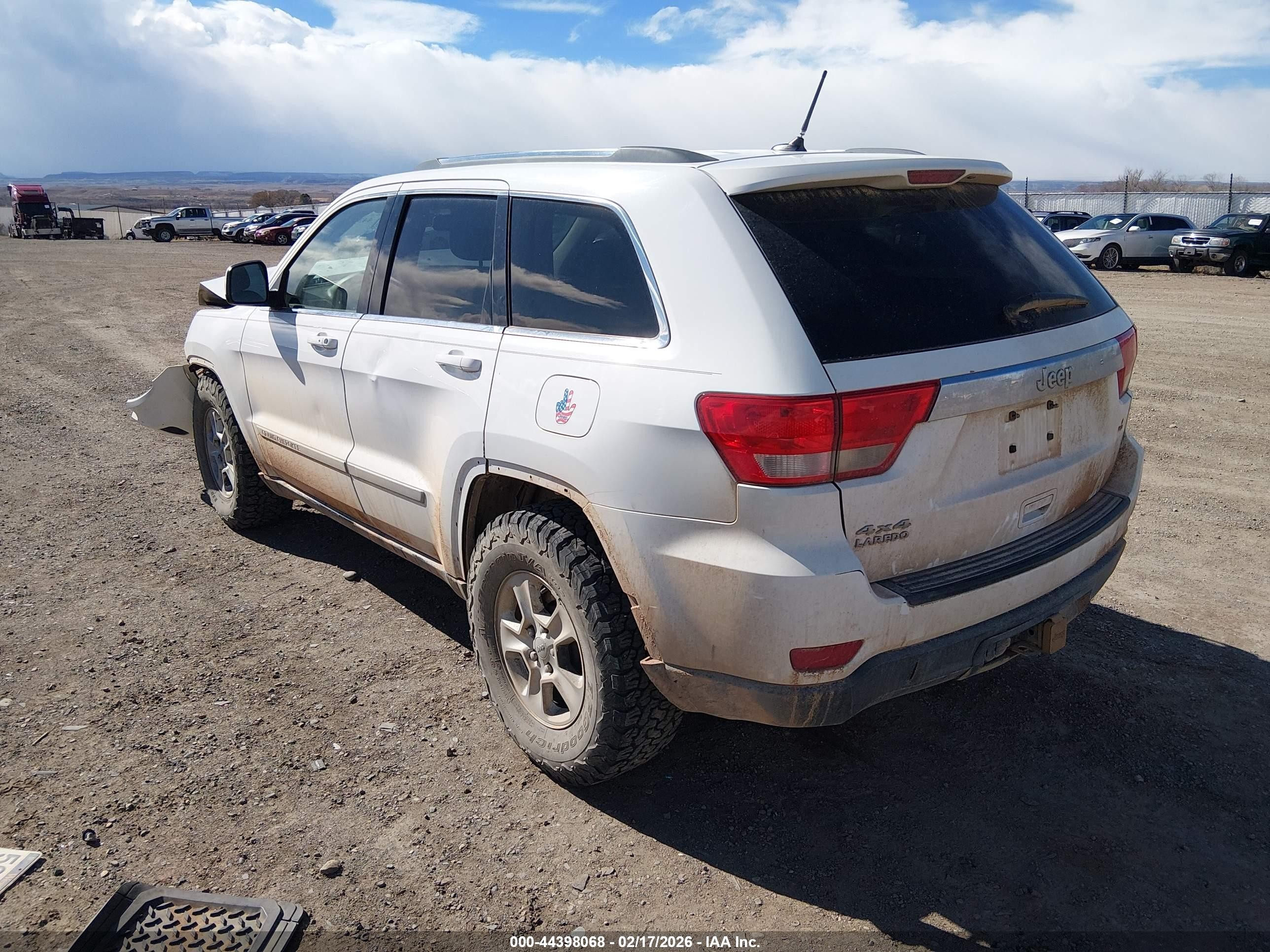2013 Jeep Grand Cherokee Laredo White vin: 1C4RJFAG0DC641432