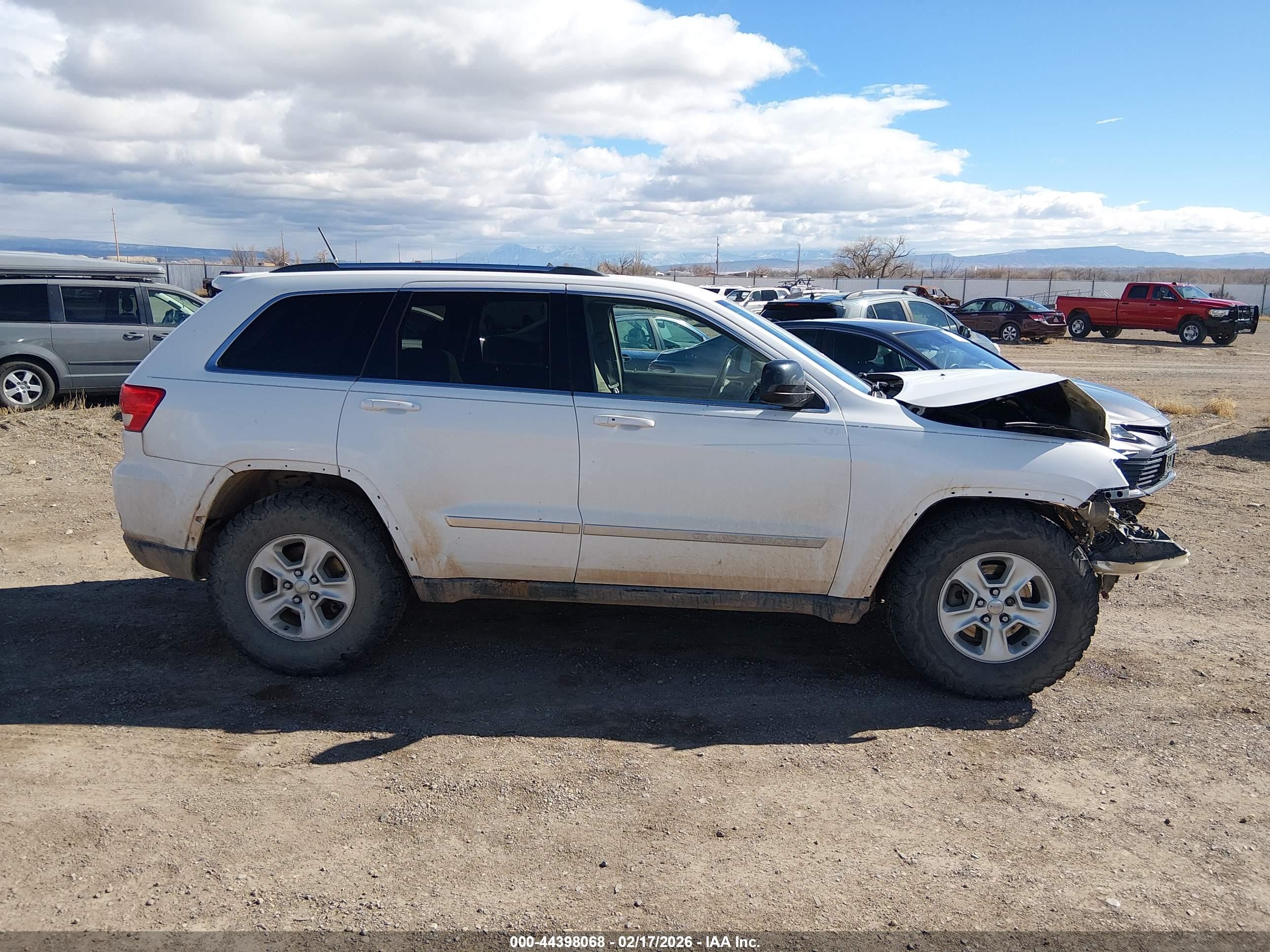 2013 Jeep Grand Cherokee Laredo White vin: 1C4RJFAG0DC641432