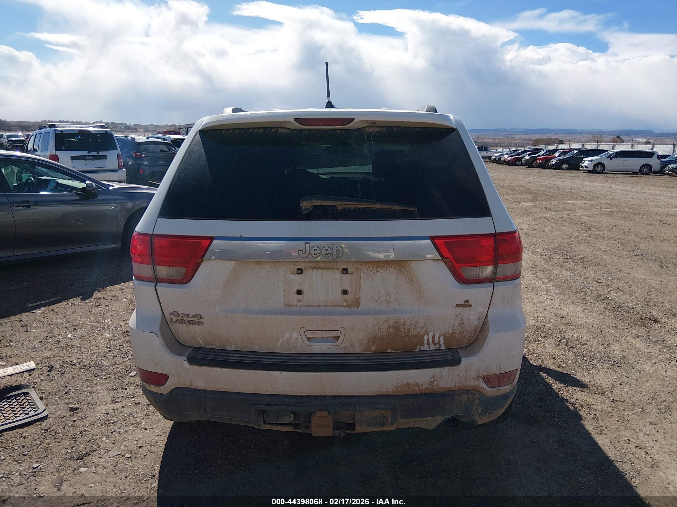 2013 Jeep Grand Cherokee Laredo White vin: 1C4RJFAG0DC641432