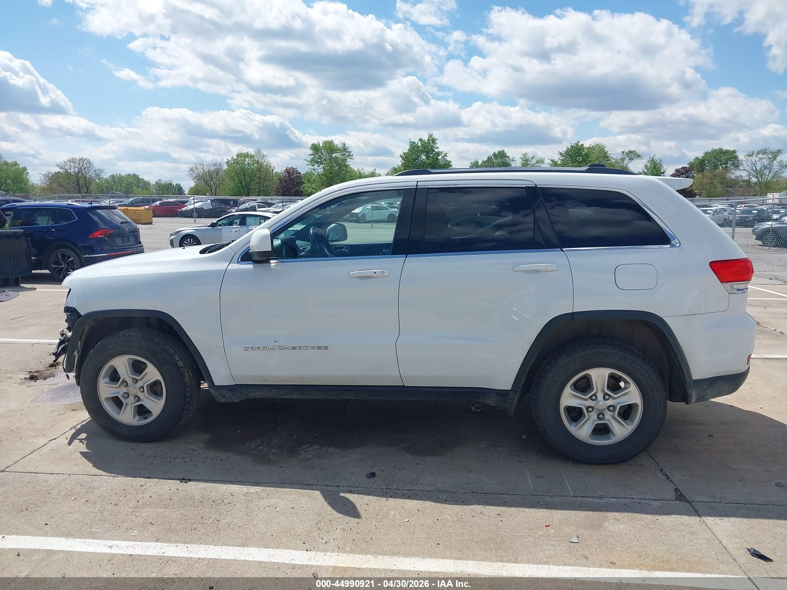 2014 Jeep Grand Cherokee Laredo White vin: 1C4RJFAG0EC129140