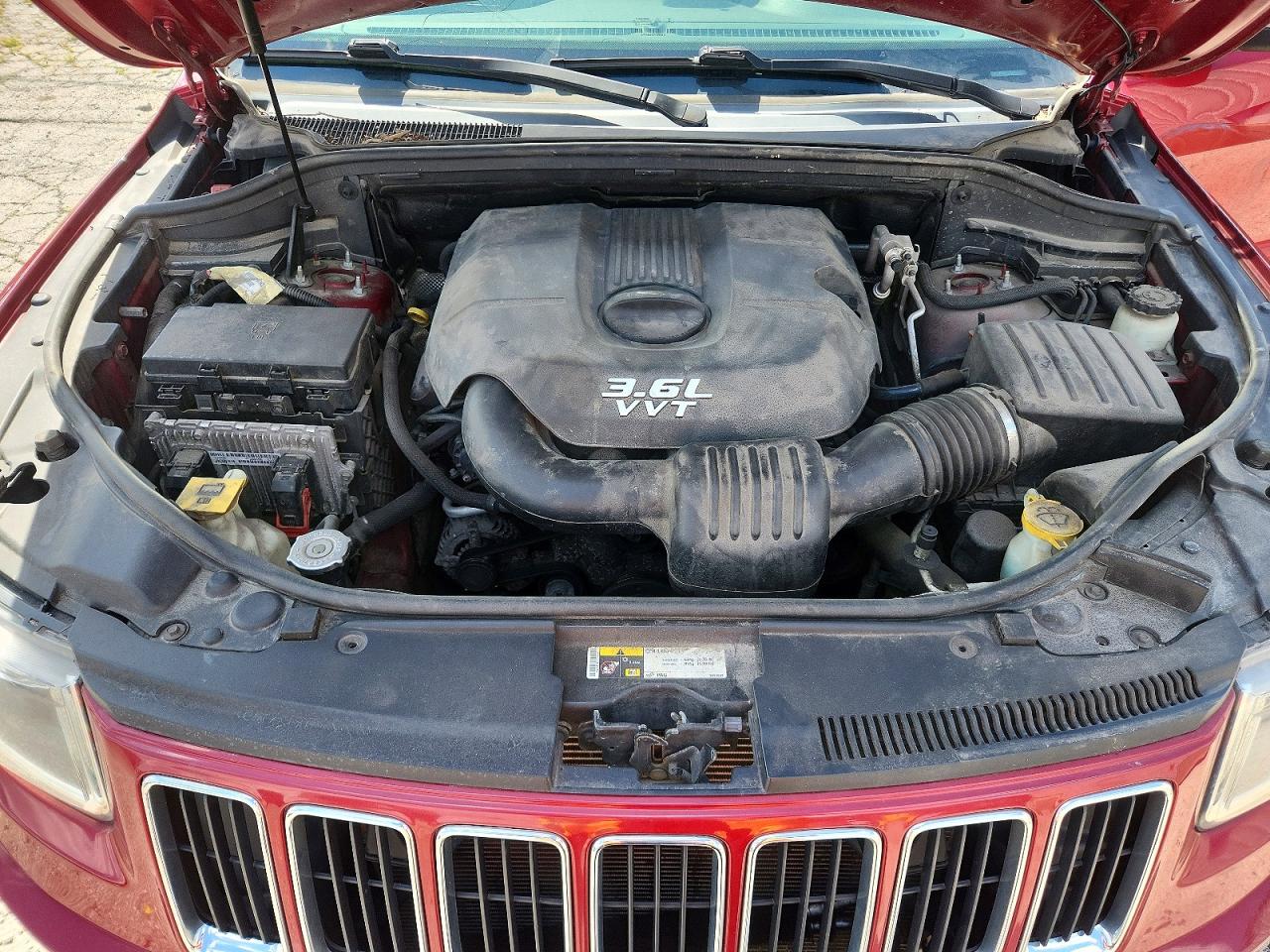 2014 Jeep Grand Cherokee Laredo Красный vin: 1C4RJFAG0EC182257