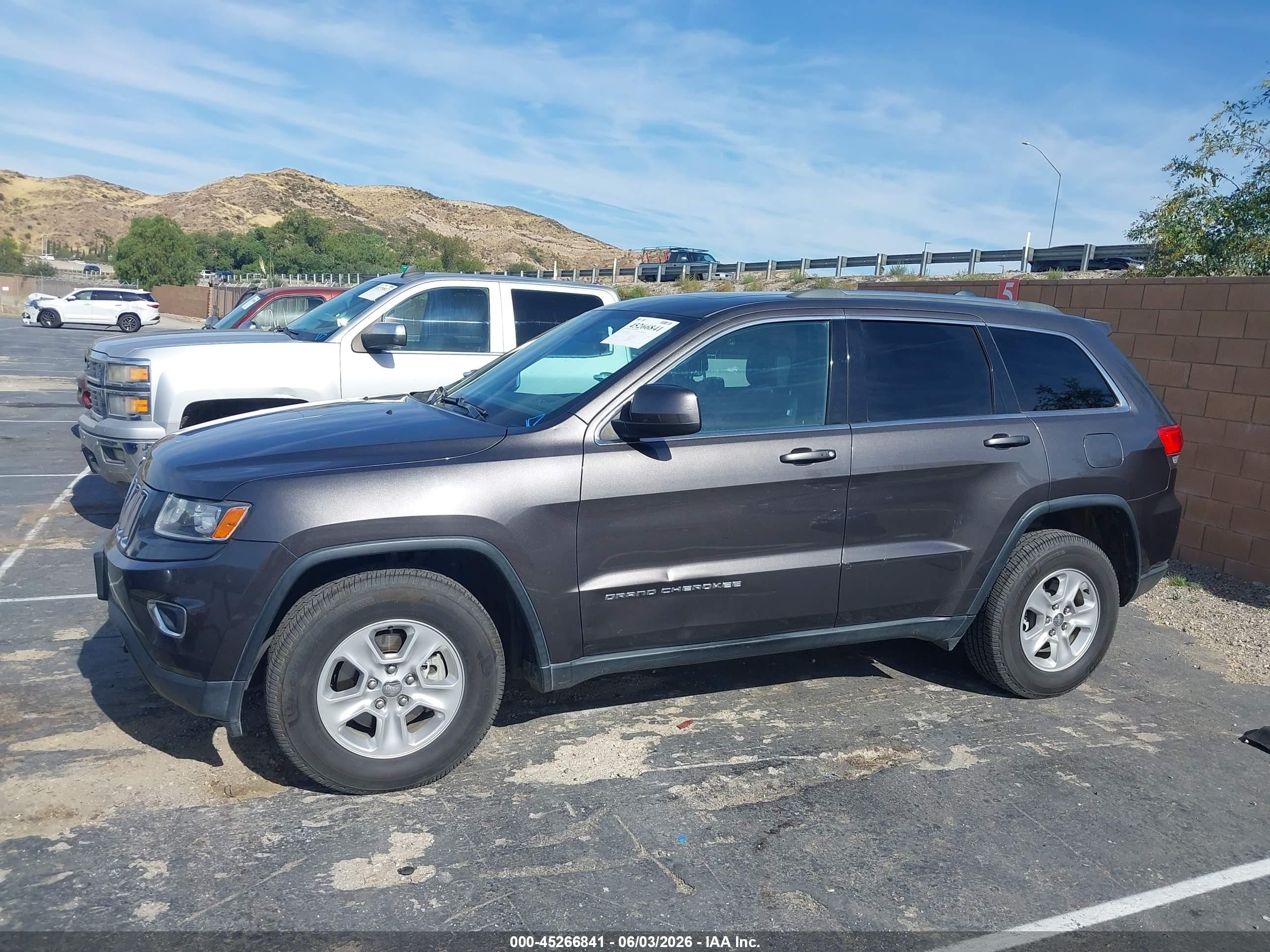 2014 Jeep Grand Cherokee Laredo Серый vin: 1C4RJFAG0EC193887