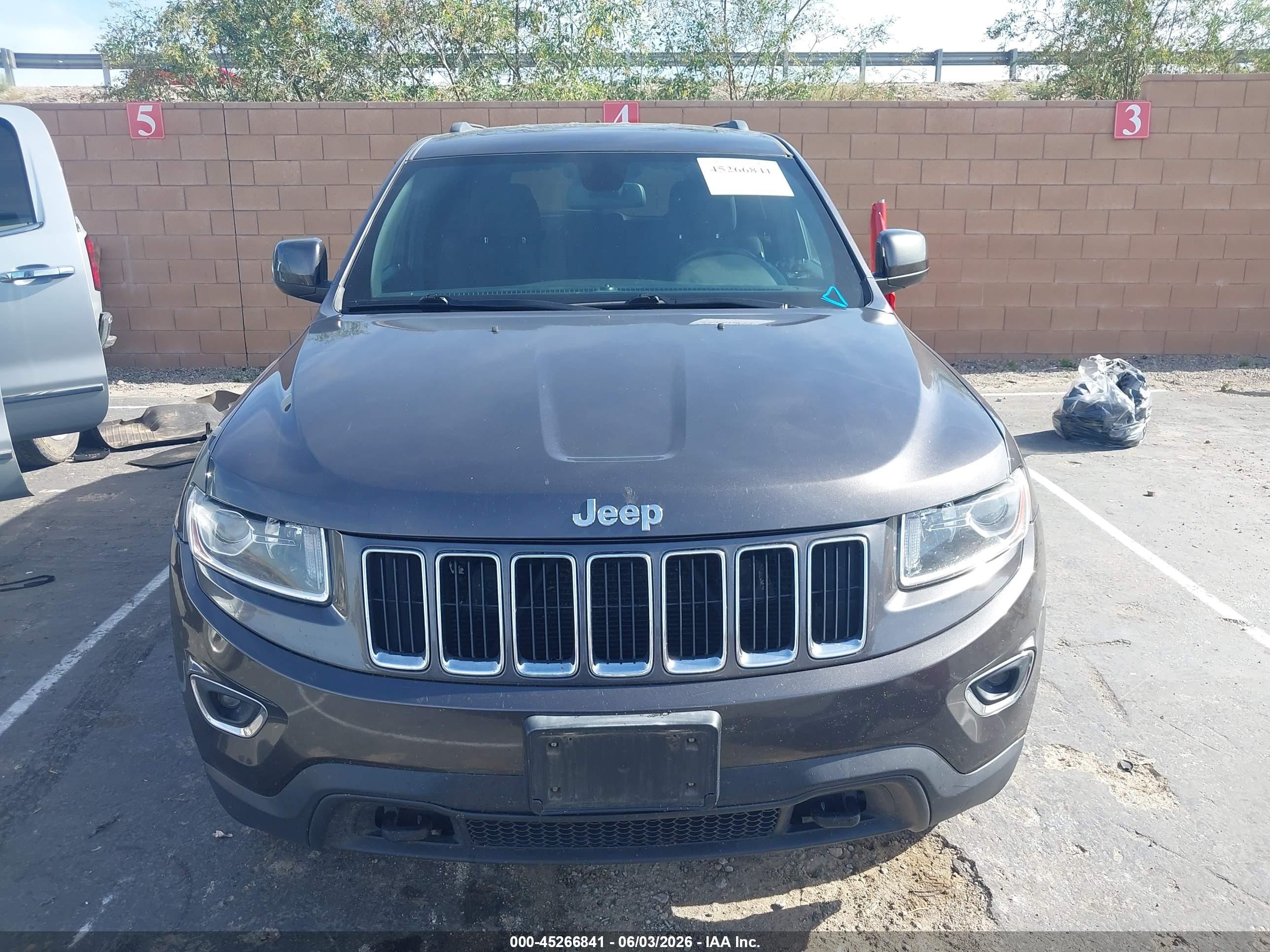2014 Jeep Grand Cherokee Laredo Серый vin: 1C4RJFAG0EC193887