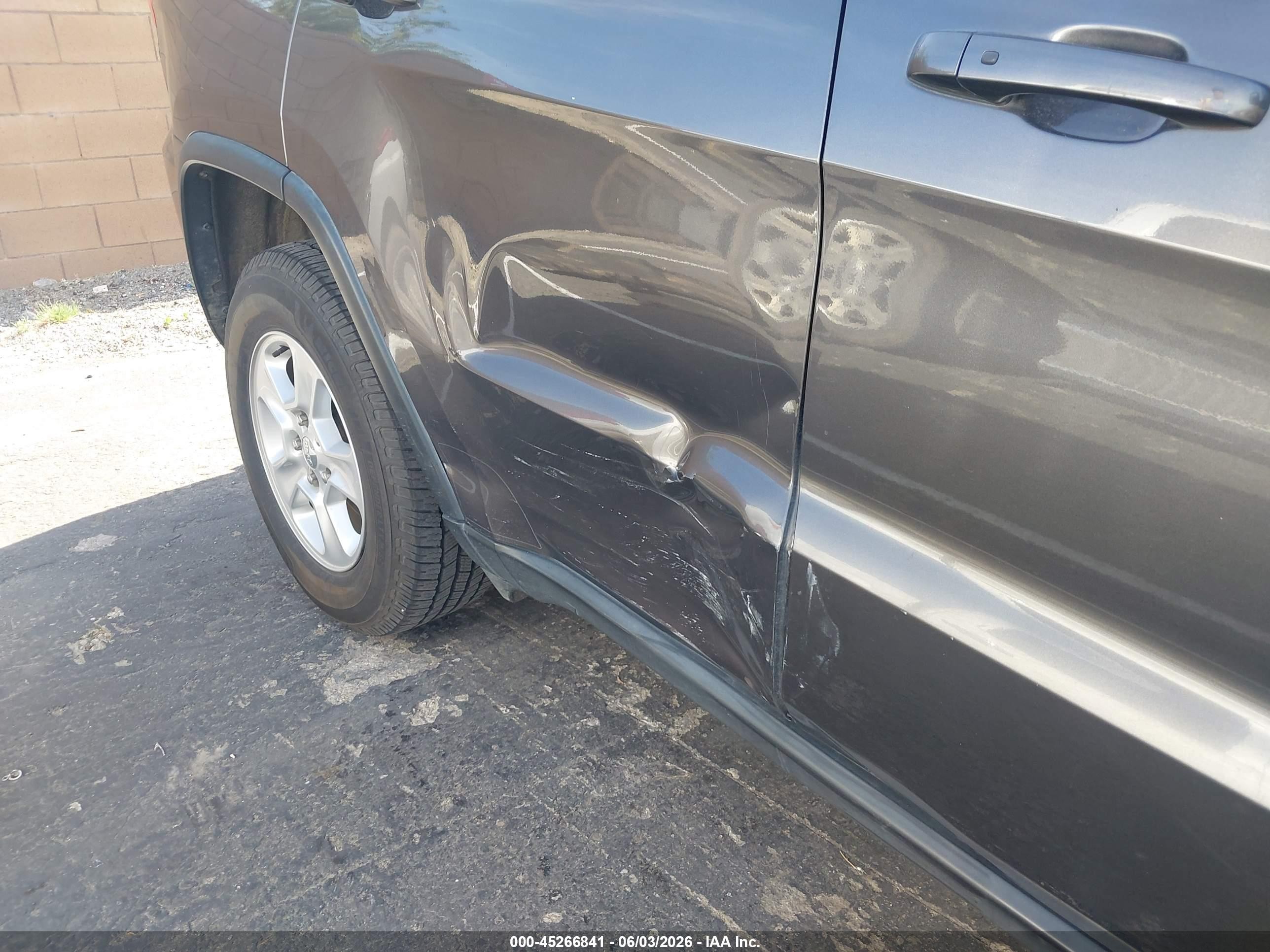 2014 Jeep Grand Cherokee Laredo Серый vin: 1C4RJFAG0EC193887