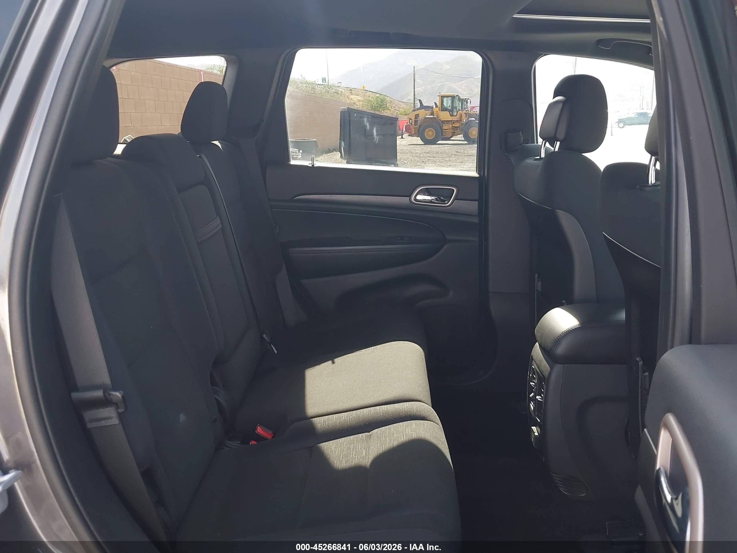 2014 Jeep Grand Cherokee Laredo Серый vin: 1C4RJFAG0EC193887