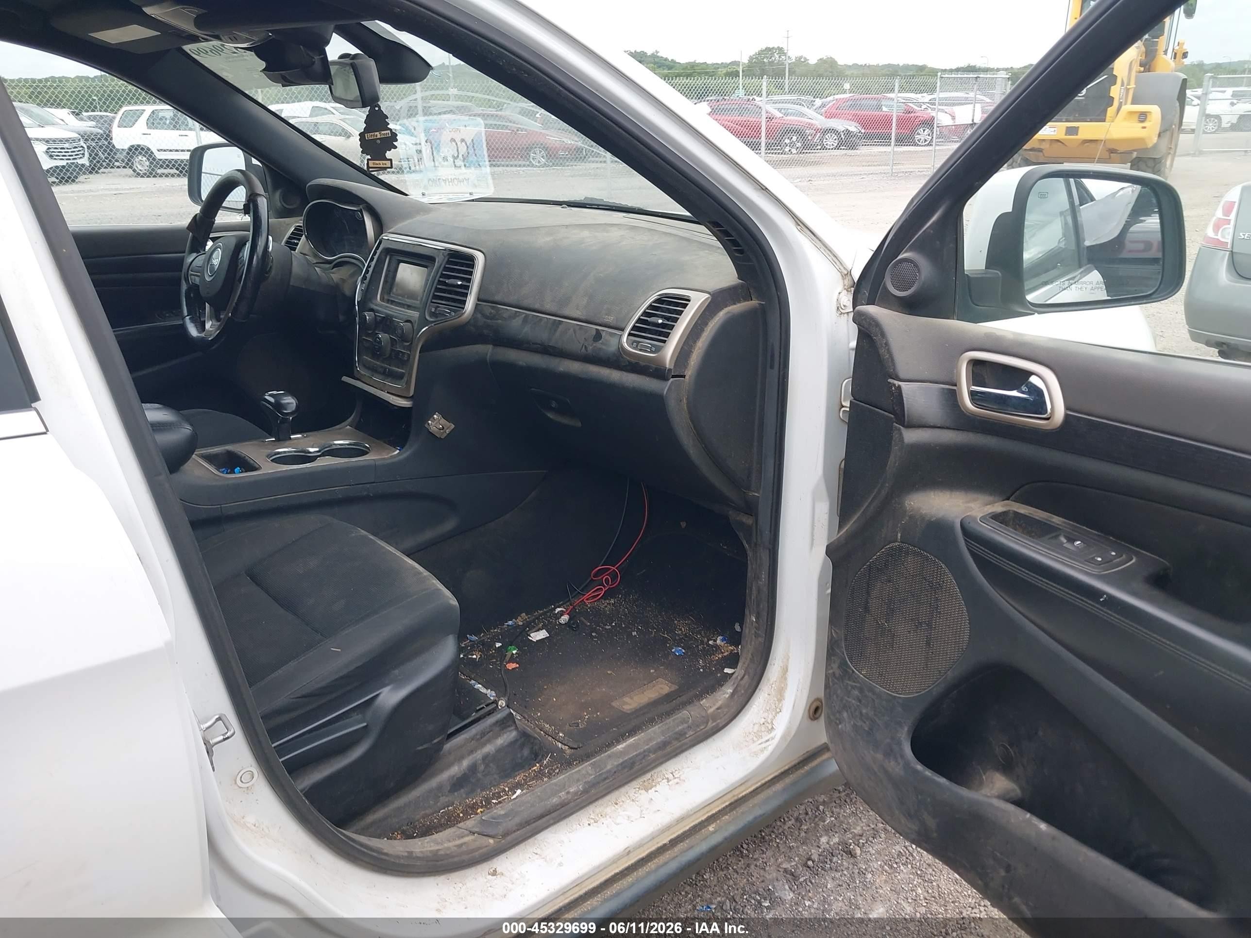 2014 Jeep Grand Cherokee Laredo Белый vin: 1C4RJFAG0EC309525